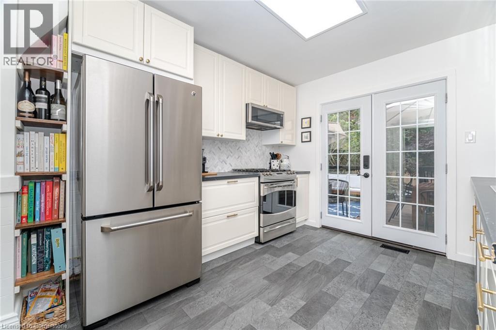 Photo 10 of 261 Homewood Avenue, Hamilton ON