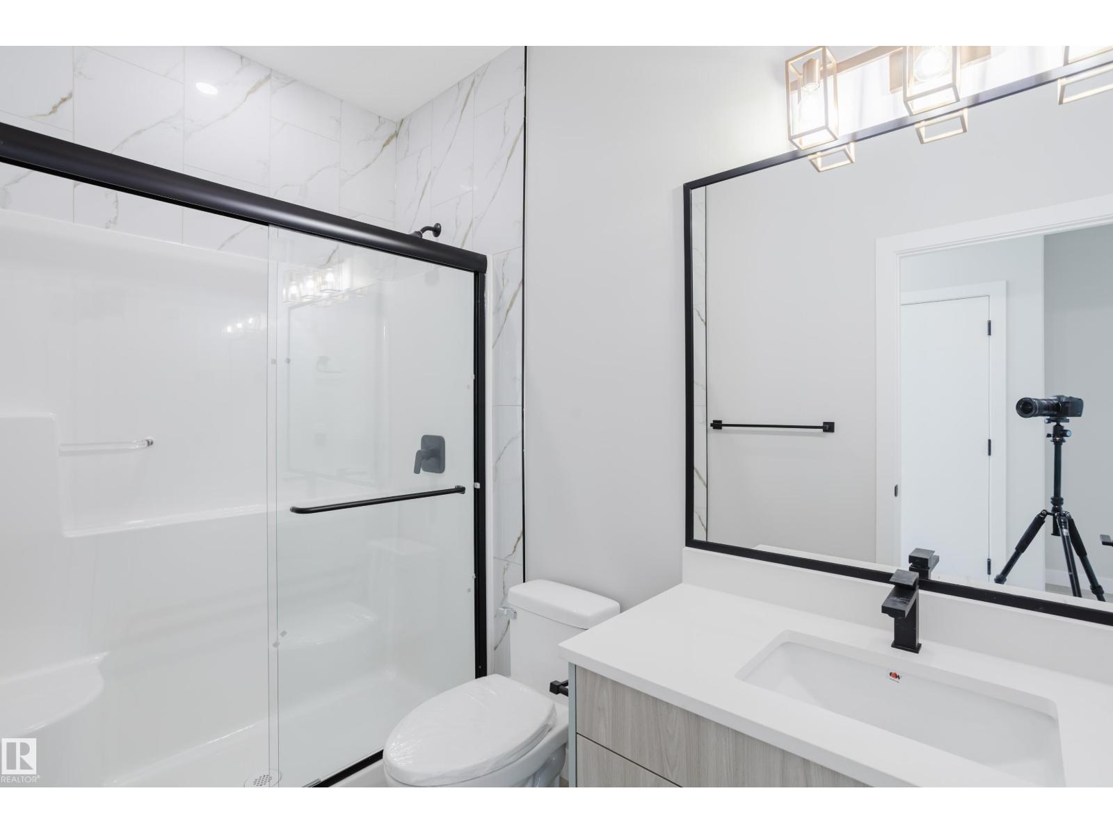 Photo 42 of 147 Caledonia Dr, Leduc AB