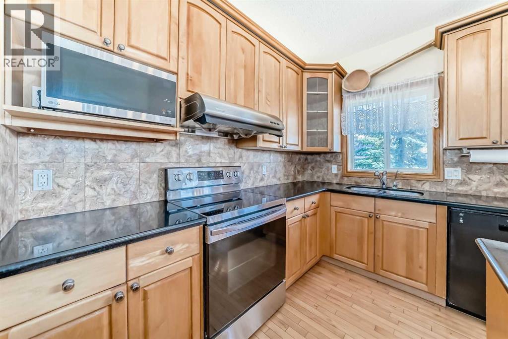 Single Family House for Sale in  Royal Highland Court NW Royal Oak Calgary 