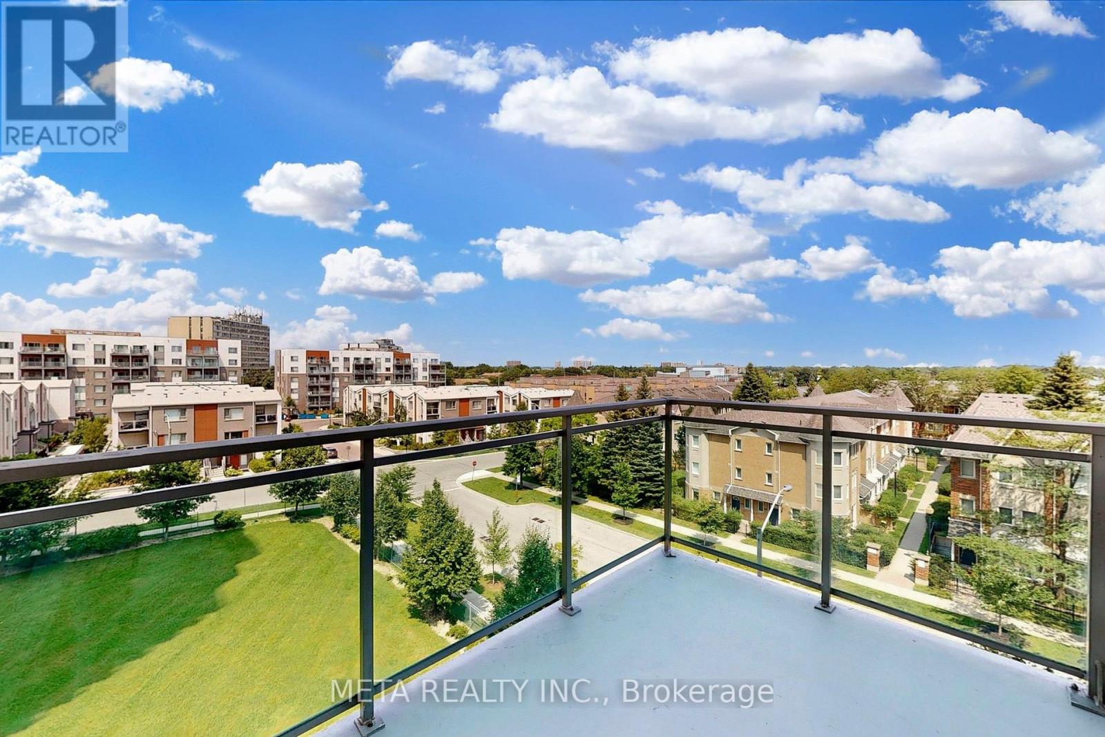 Photo 11 of 5 L 8 Rosebank Drive, Toronto ON
