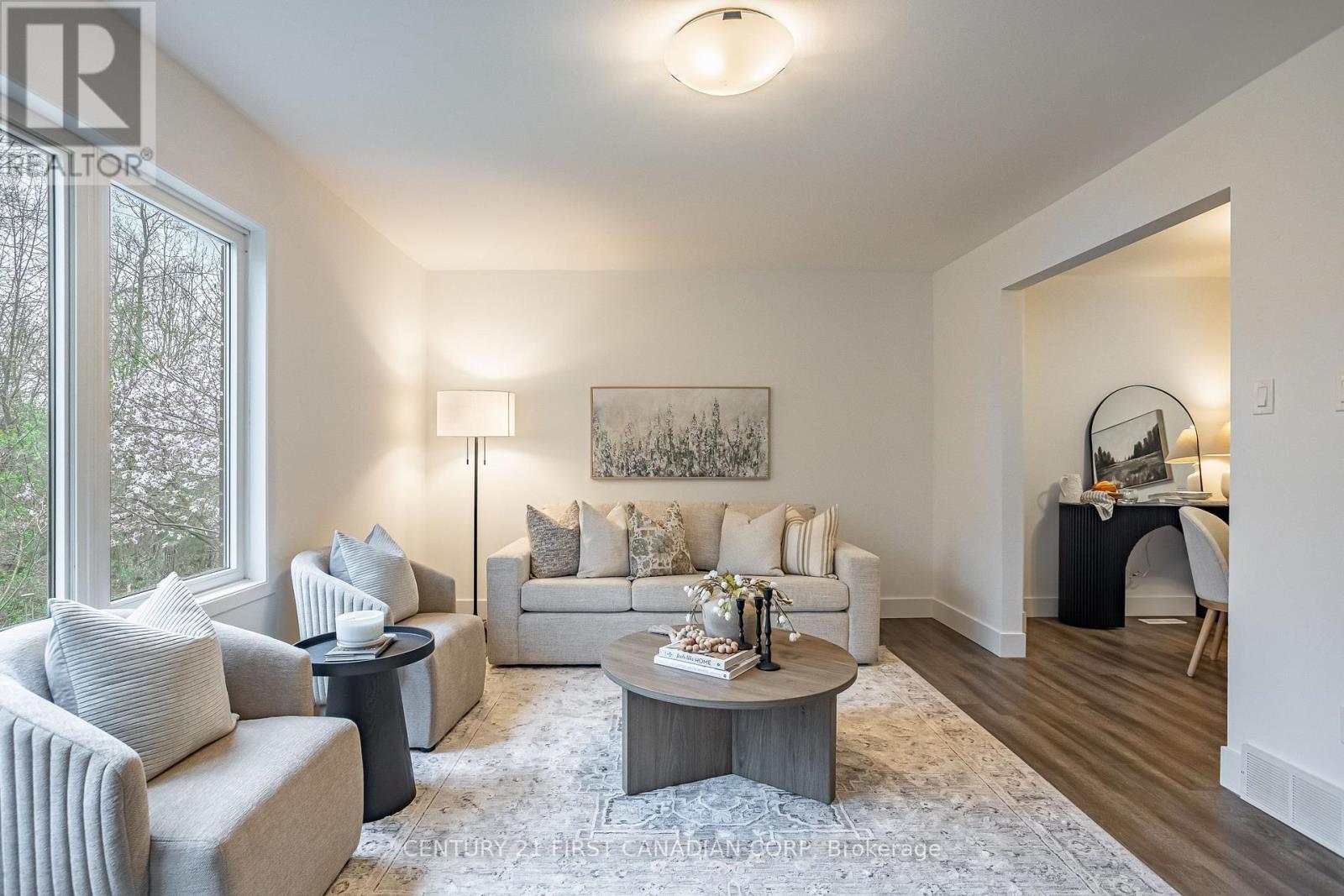Photo 10 of 13 591 Griffith Street, London South ON