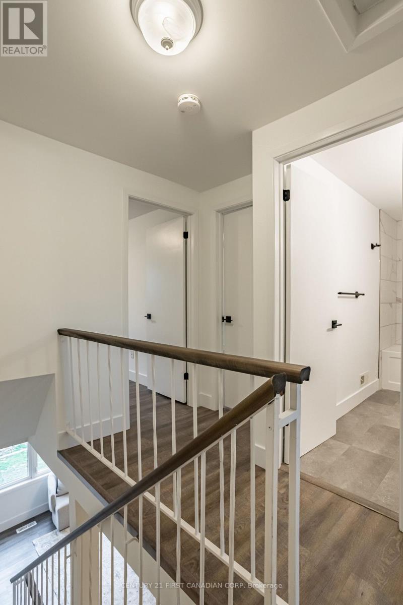 Photo 14 of 13 591 Griffith Street, London South ON