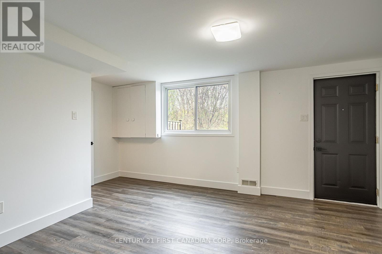Photo 25 of 13 591 Griffith Street, London South ON
