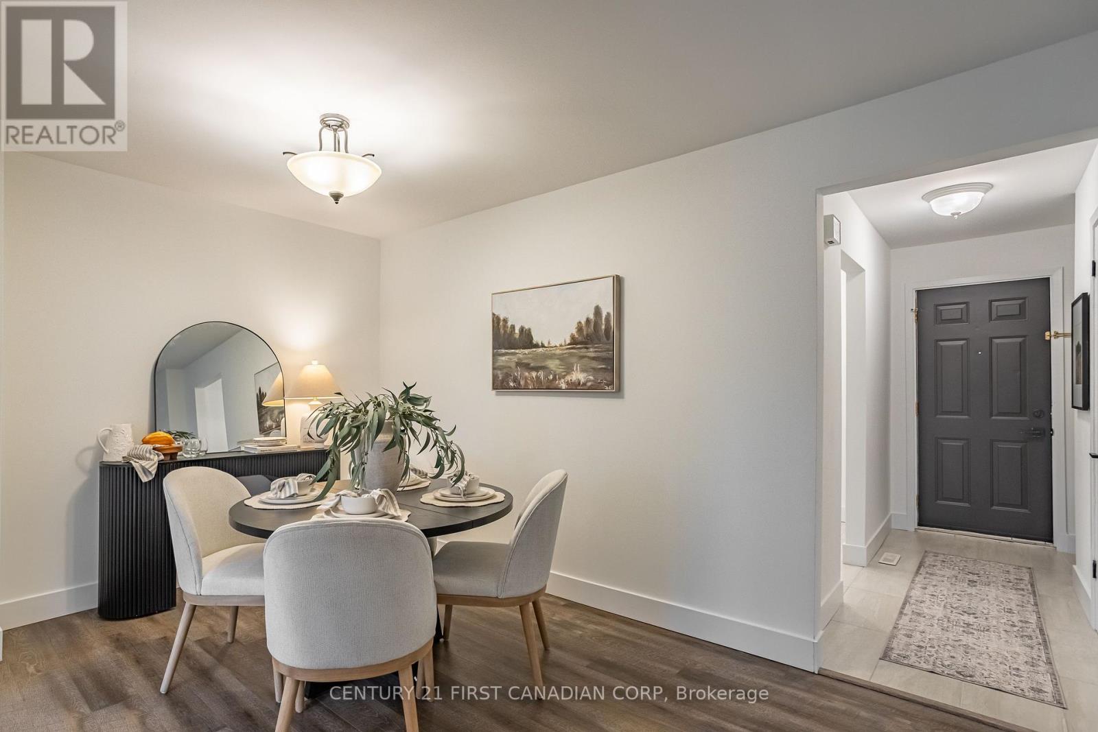 Photo 8 of 13 591 Griffith Street, London South ON