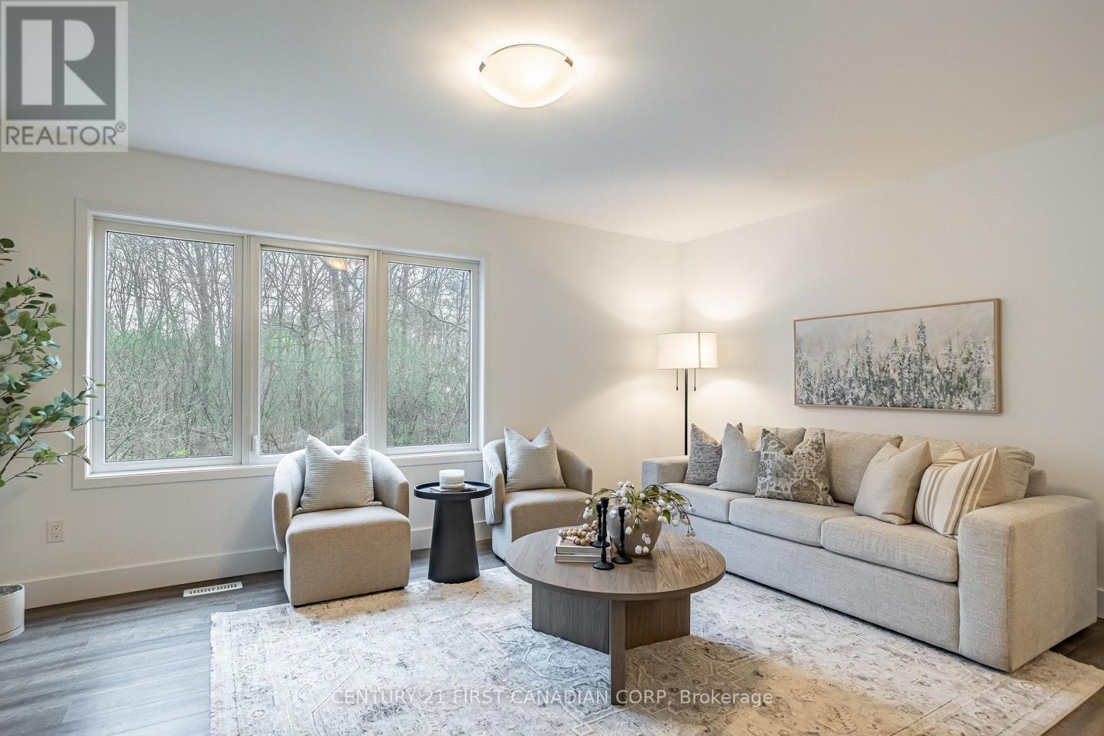 Photo 9 of 13 591 Griffith Street, London South ON
