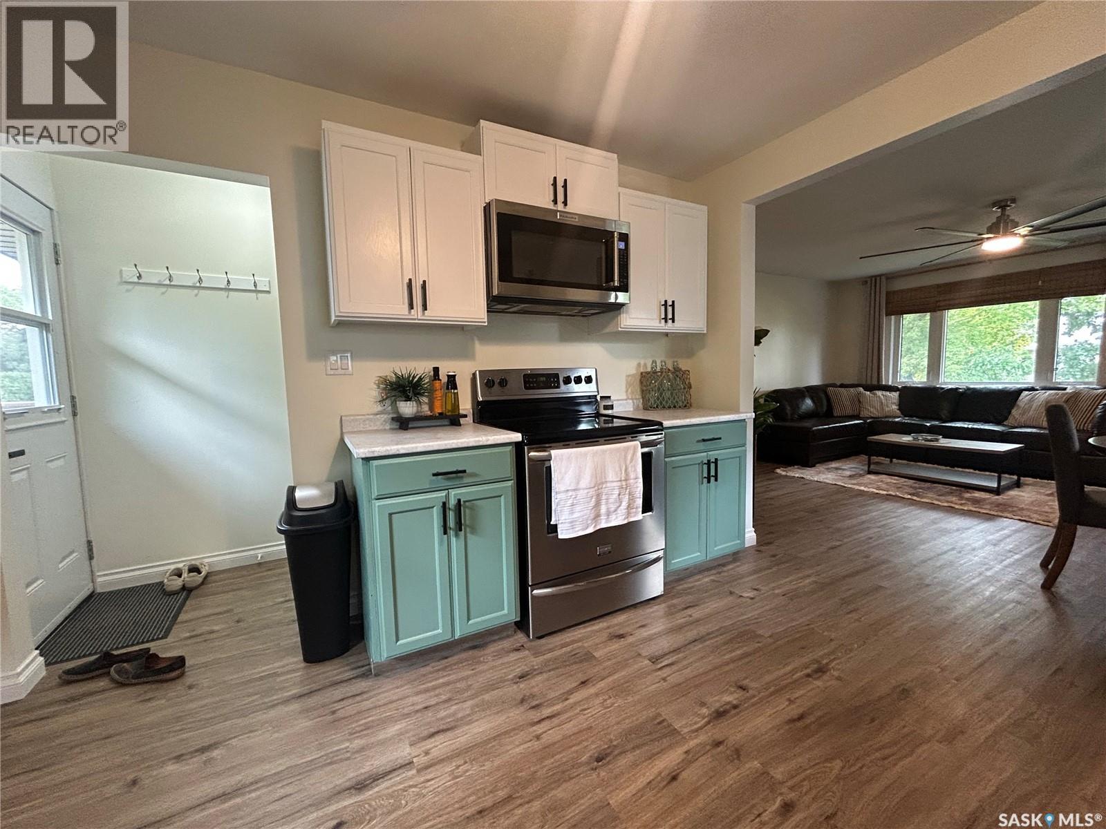 Photo 8 of 301 3rd Avenue W, Nokomis SK