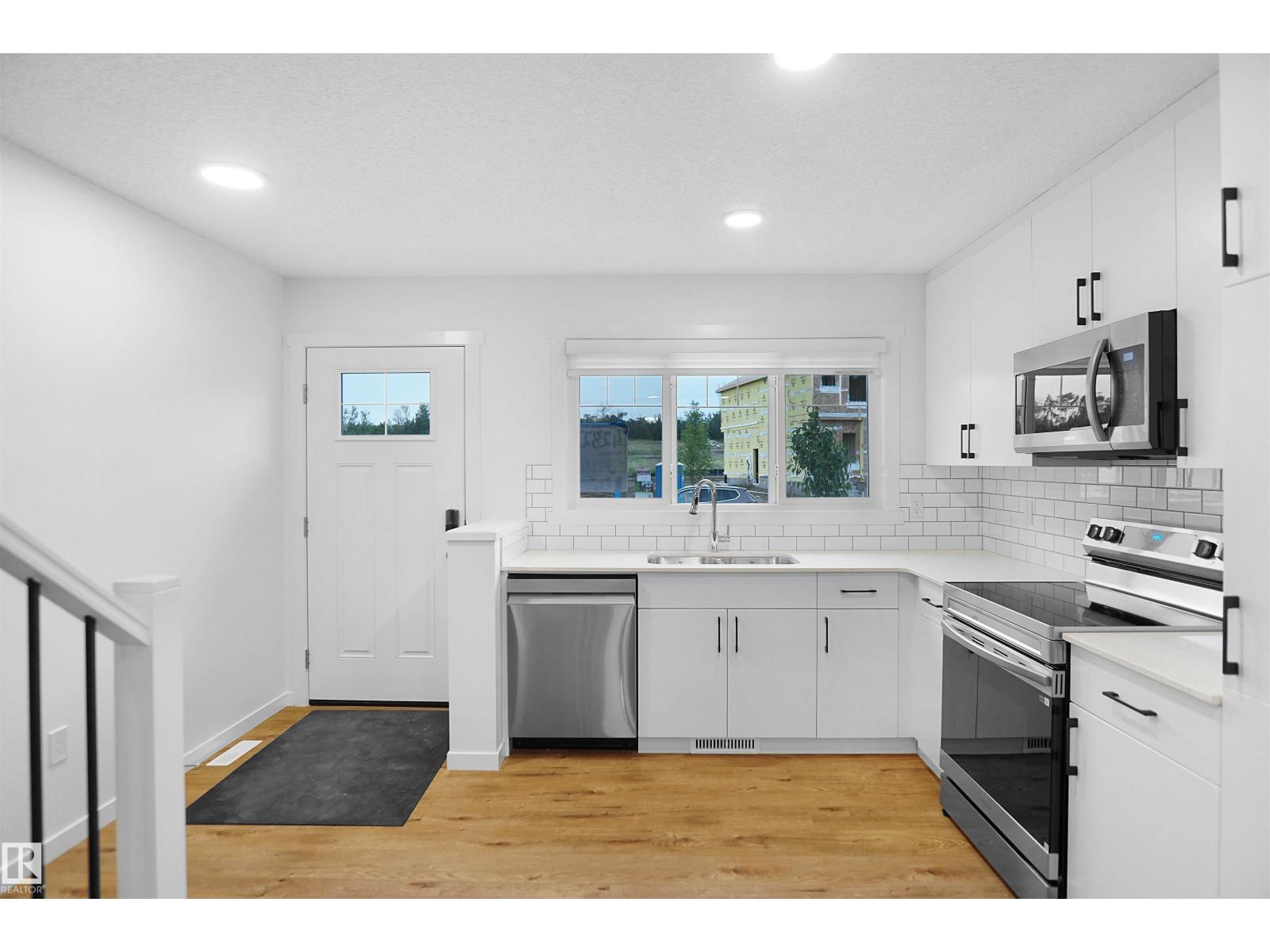 Photo 17 of 4288 Kinglet Dr Nw, Edmonton AB