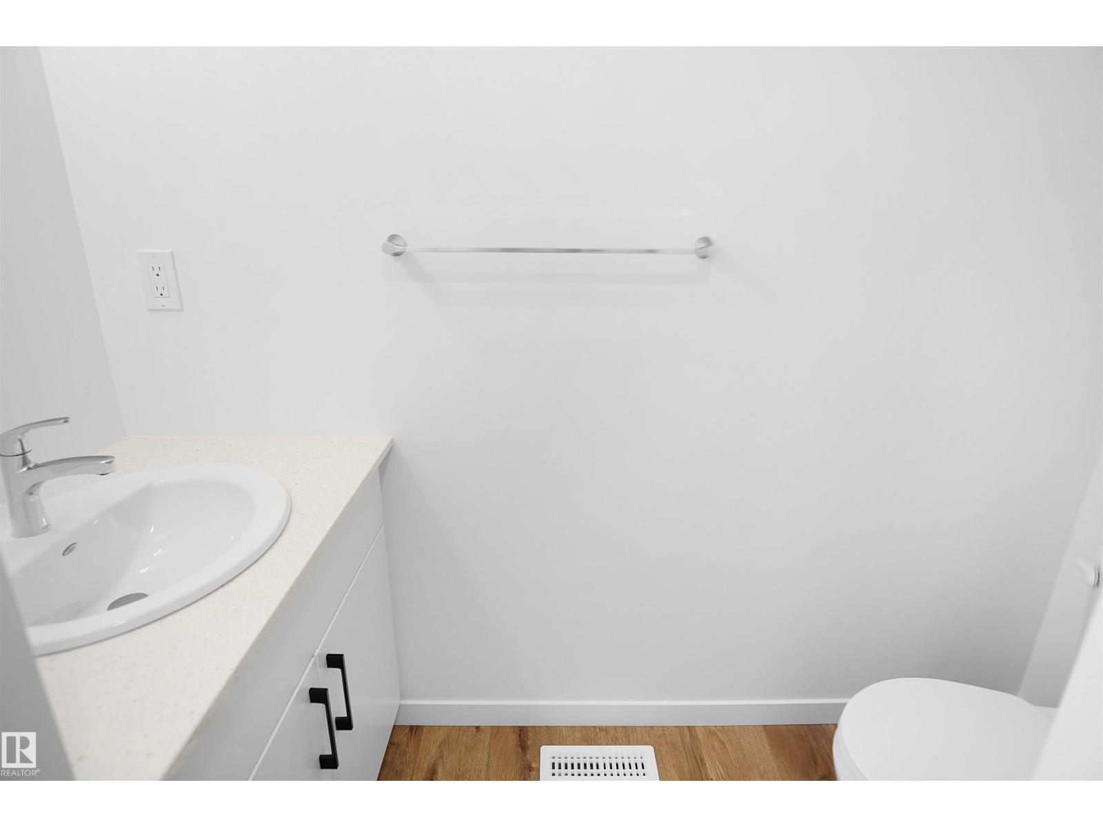 Photo 3 of 4288 Kinglet Dr Nw, Edmonton AB