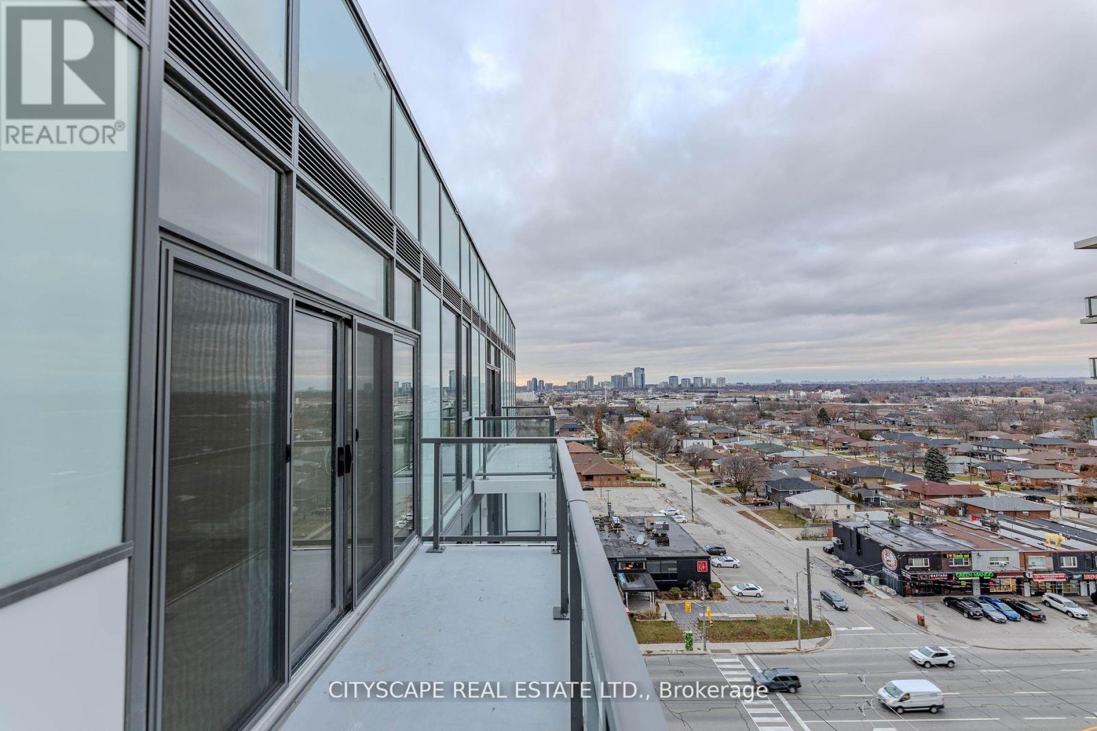 Photo 5 of 1006 1195 The Queensway Way, Toronto ON