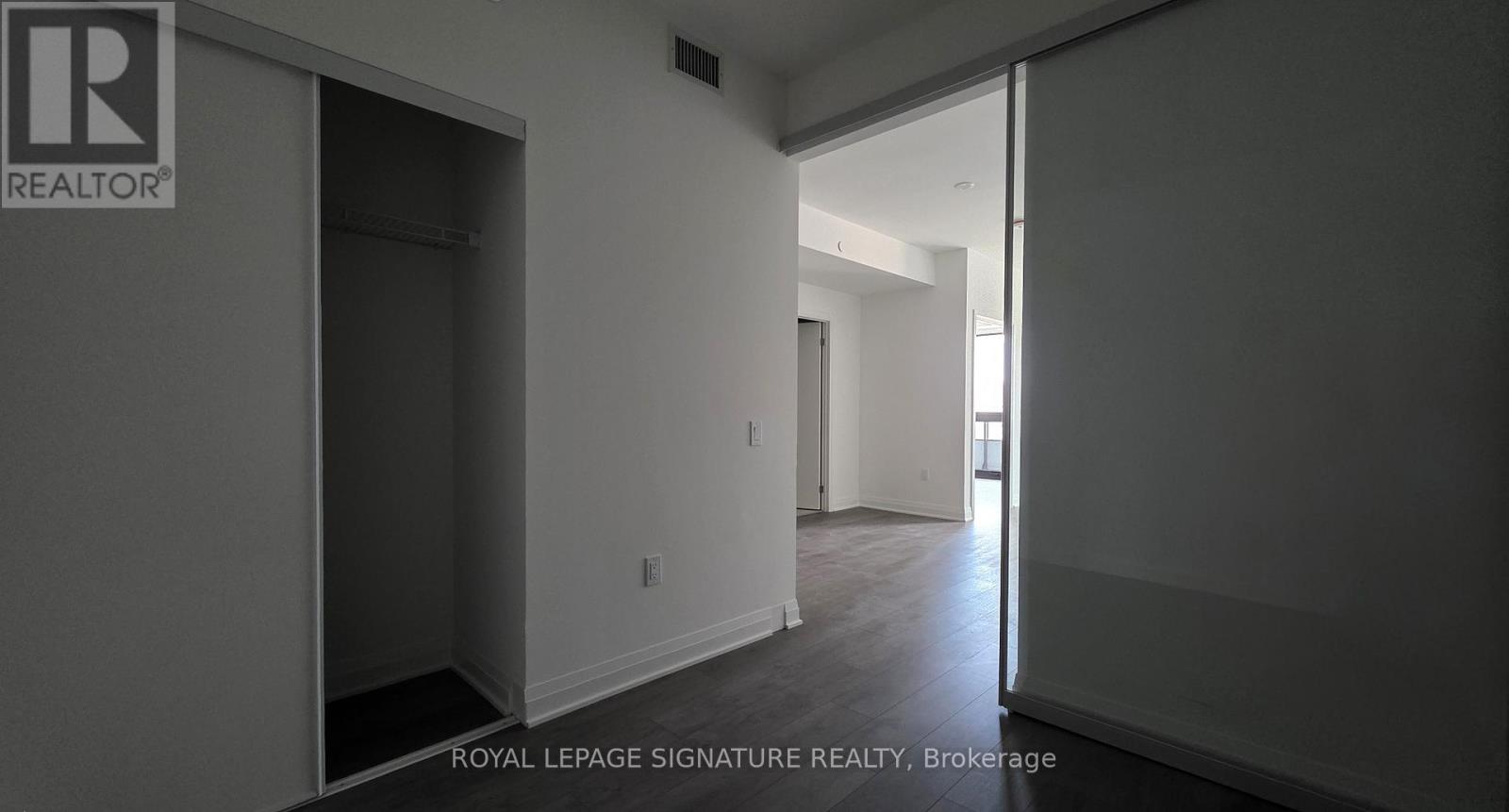Photo 10 of 811 4015 The Exchange, Mississauga ON