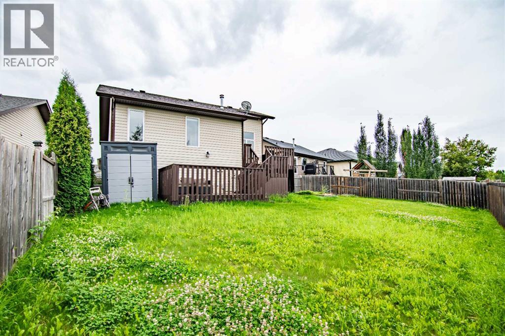 Photo 10 of 61 Mann Drive, Penhold AB