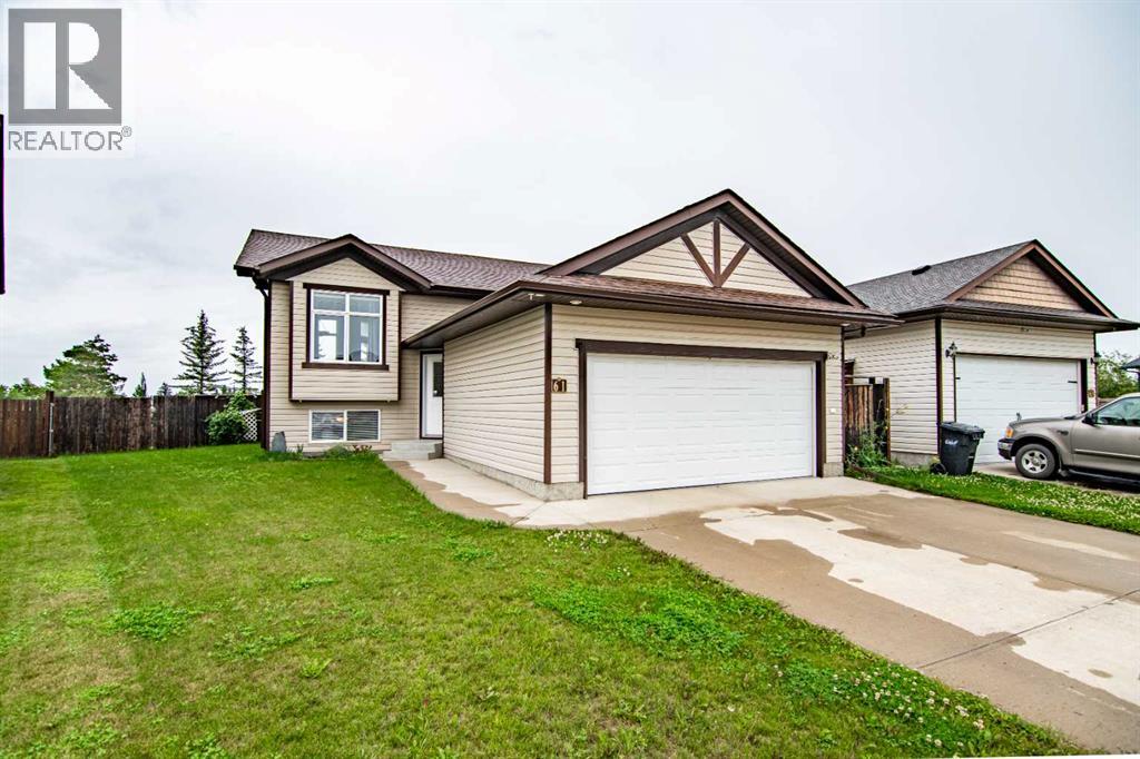 Photo 3 of 61 Mann Drive, Penhold AB