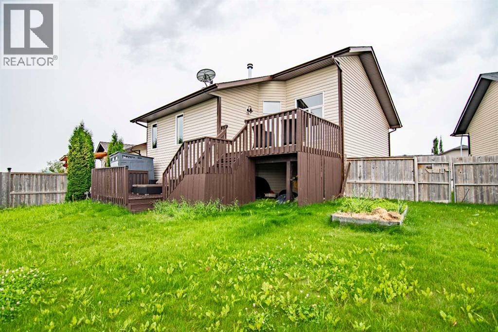 Photo 8 of 61 Mann Drive, Penhold AB