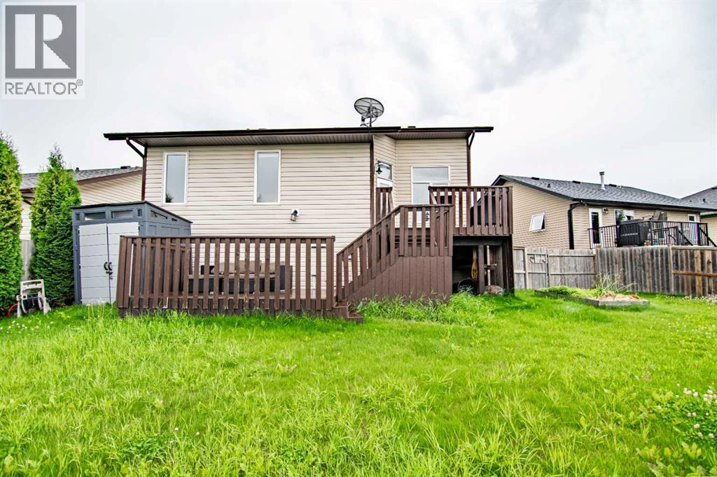 Photo 9 of 61 Mann Drive, Penhold AB