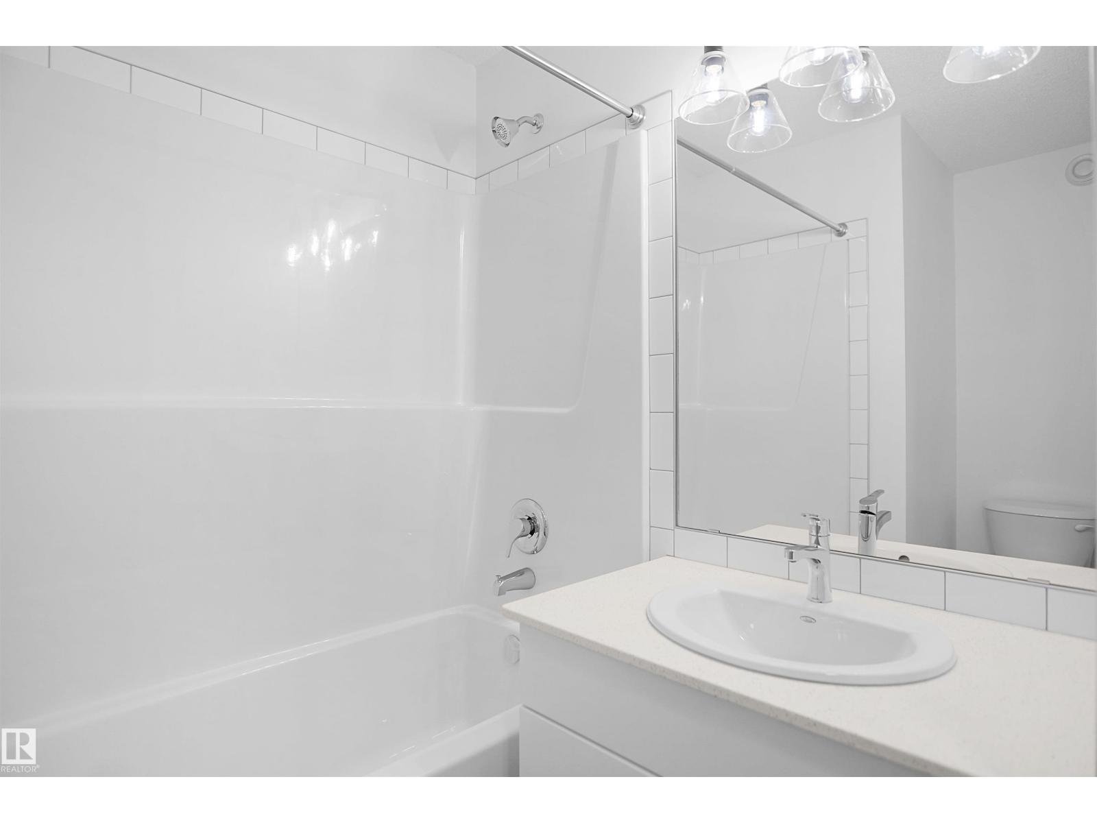 Photo 2 of 2023 210 St Nw, Edmonton AB
