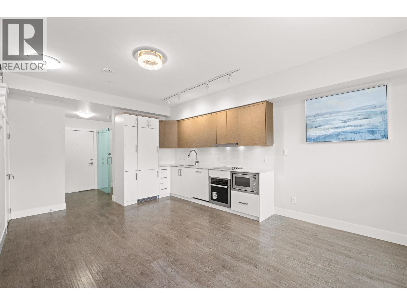Photo 32 of 104 809 Fourth Avenue, New Westminster BC