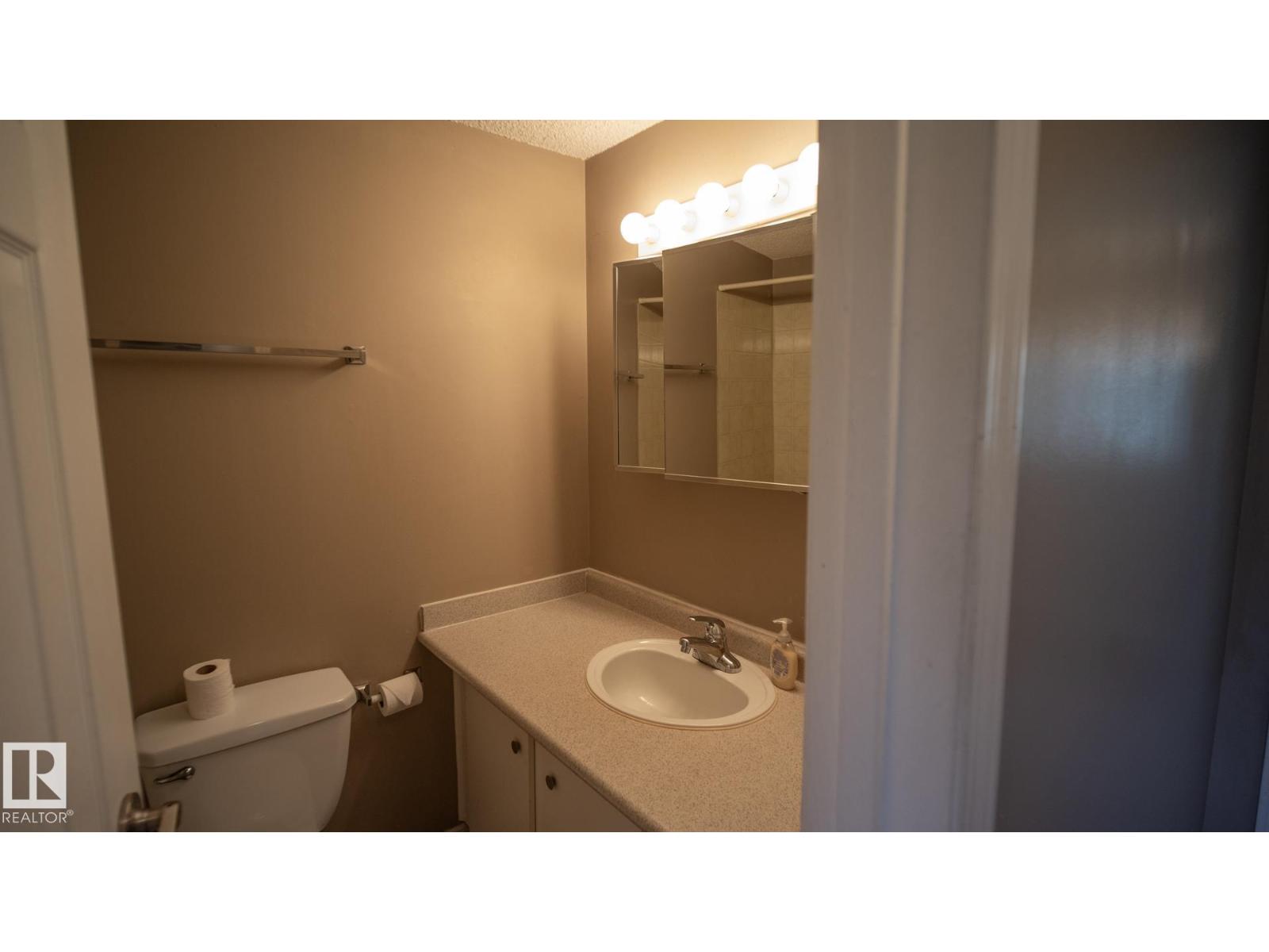 Photo 47 of 18048 93 Av Nw Nw, Edmonton AB