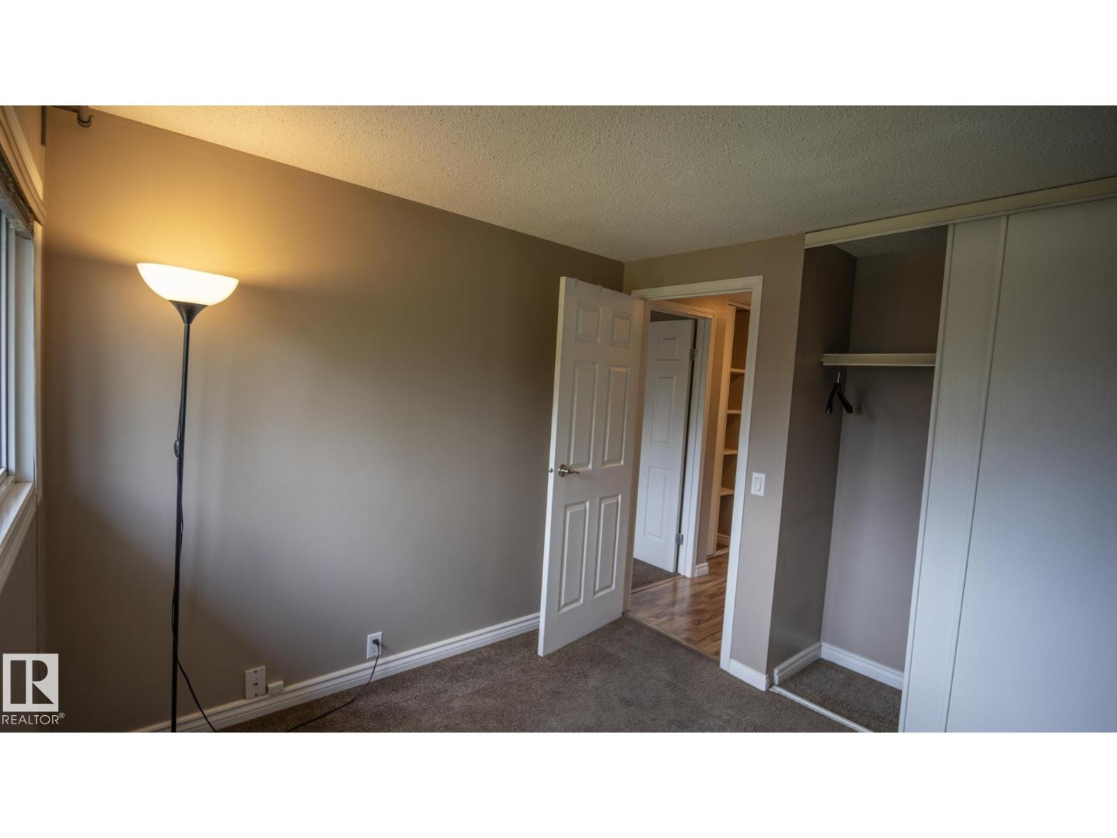 Photo 33 of 18048 93 Av Nw Nw, Edmonton AB