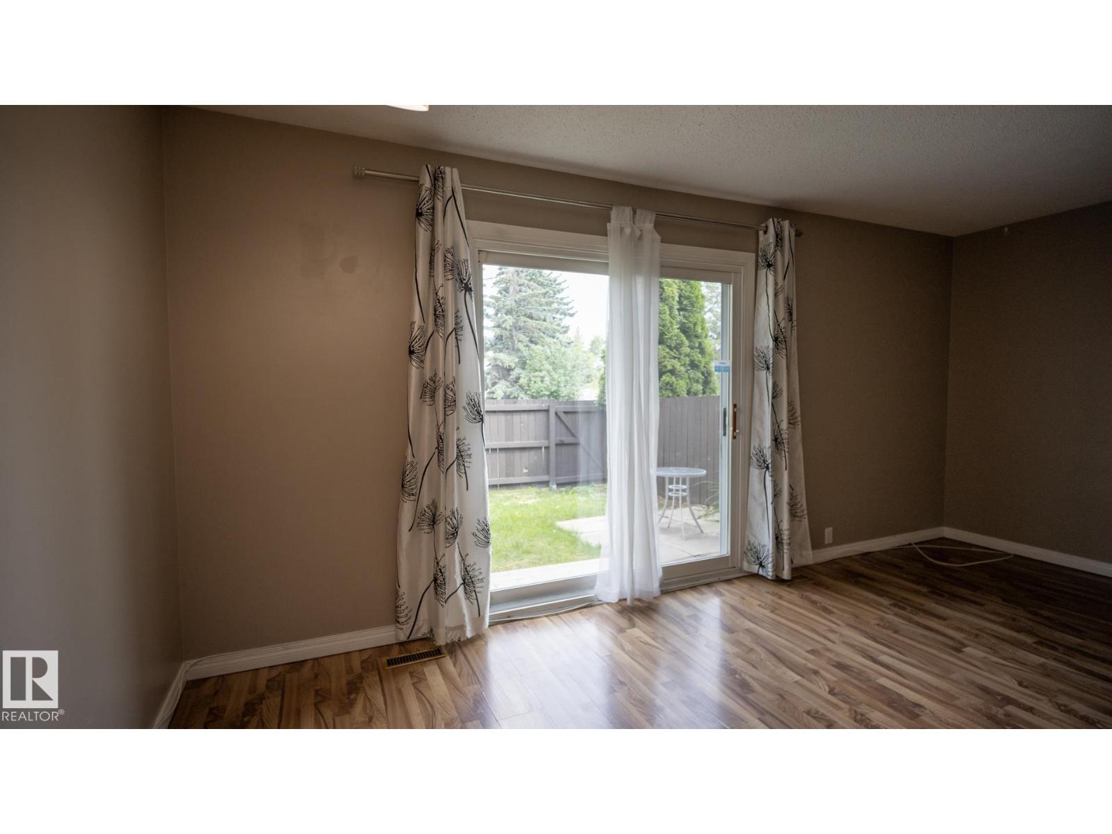 Photo 36 of 18048 93 Av Nw Nw, Edmonton AB