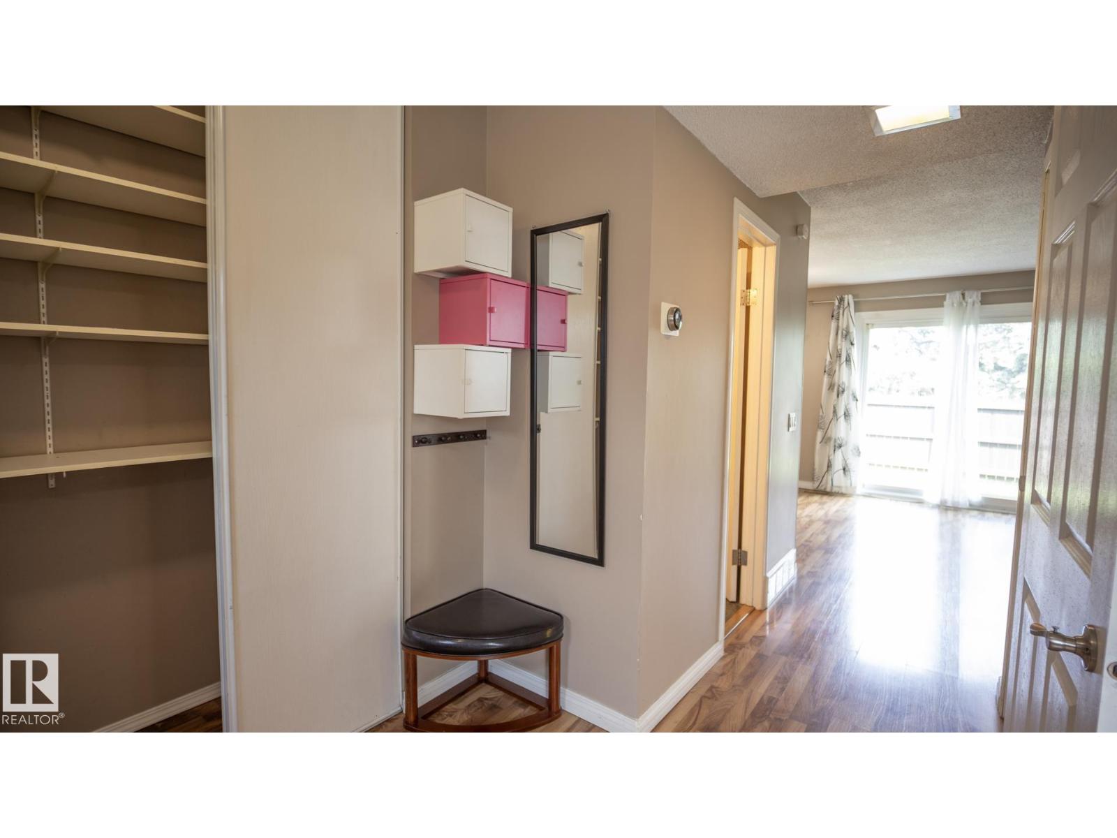 Photo 37 of 18048 93 Av Nw Nw, Edmonton AB