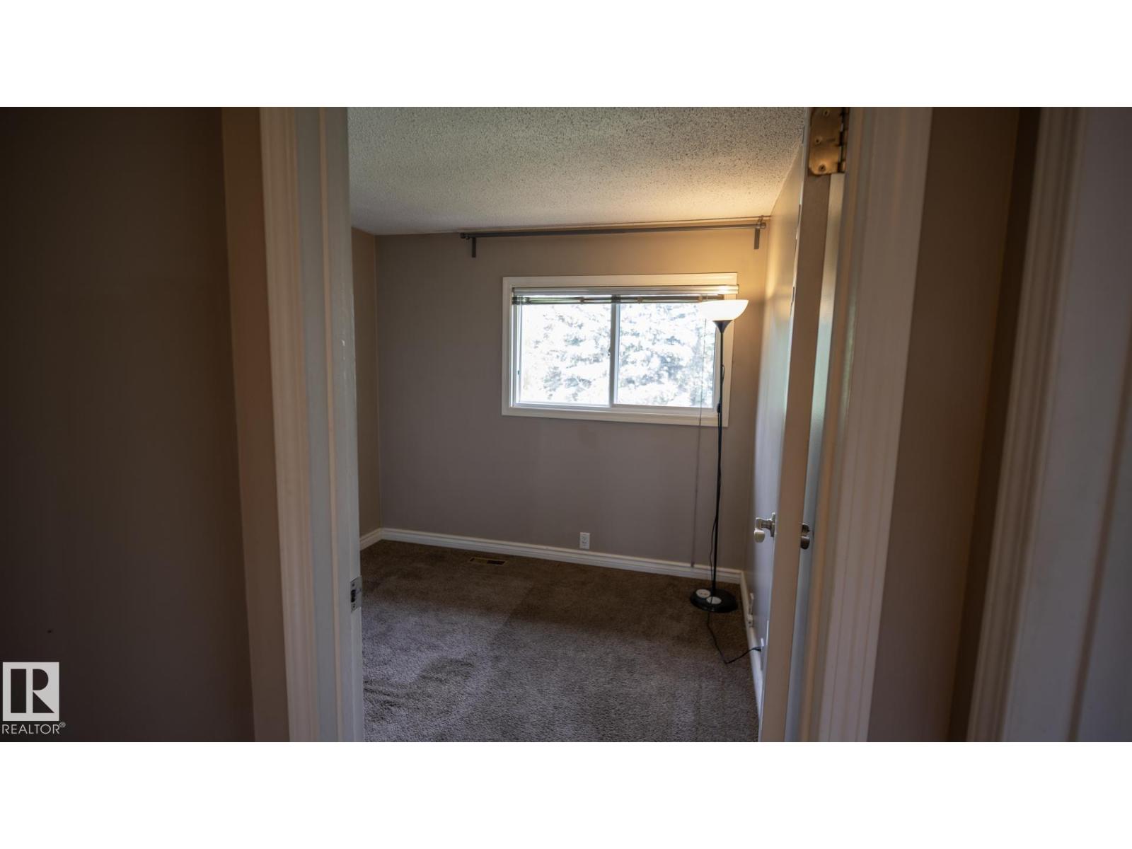 Photo 40 of 18048 93 Av Nw Nw, Edmonton AB