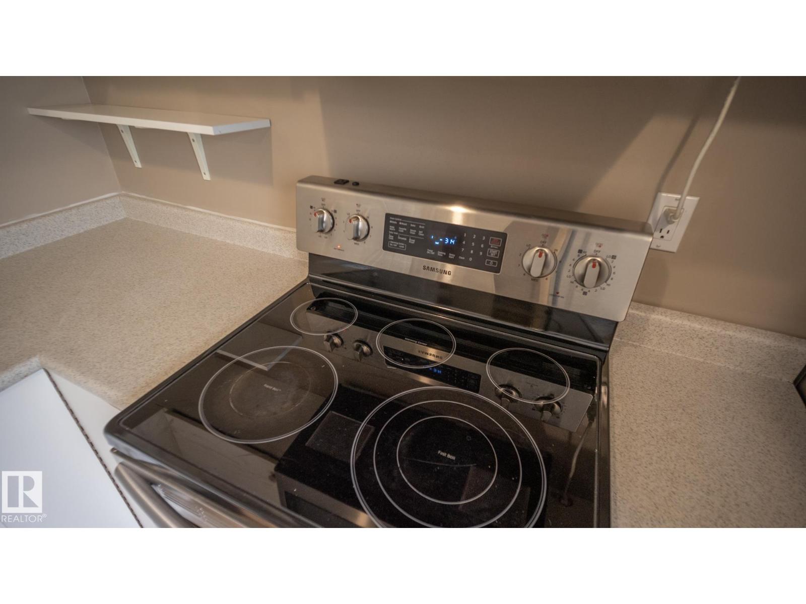 Photo 41 of 18048 93 Av Nw Nw, Edmonton AB