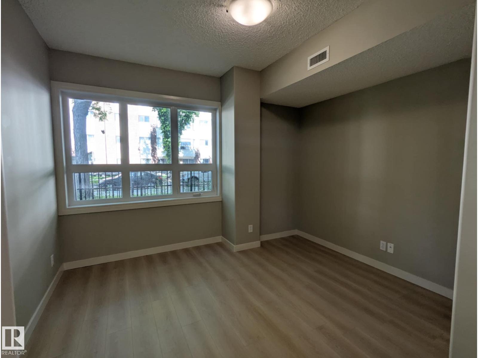 Photo 18 of 102 11109 84 Av Nw, Edmonton AB