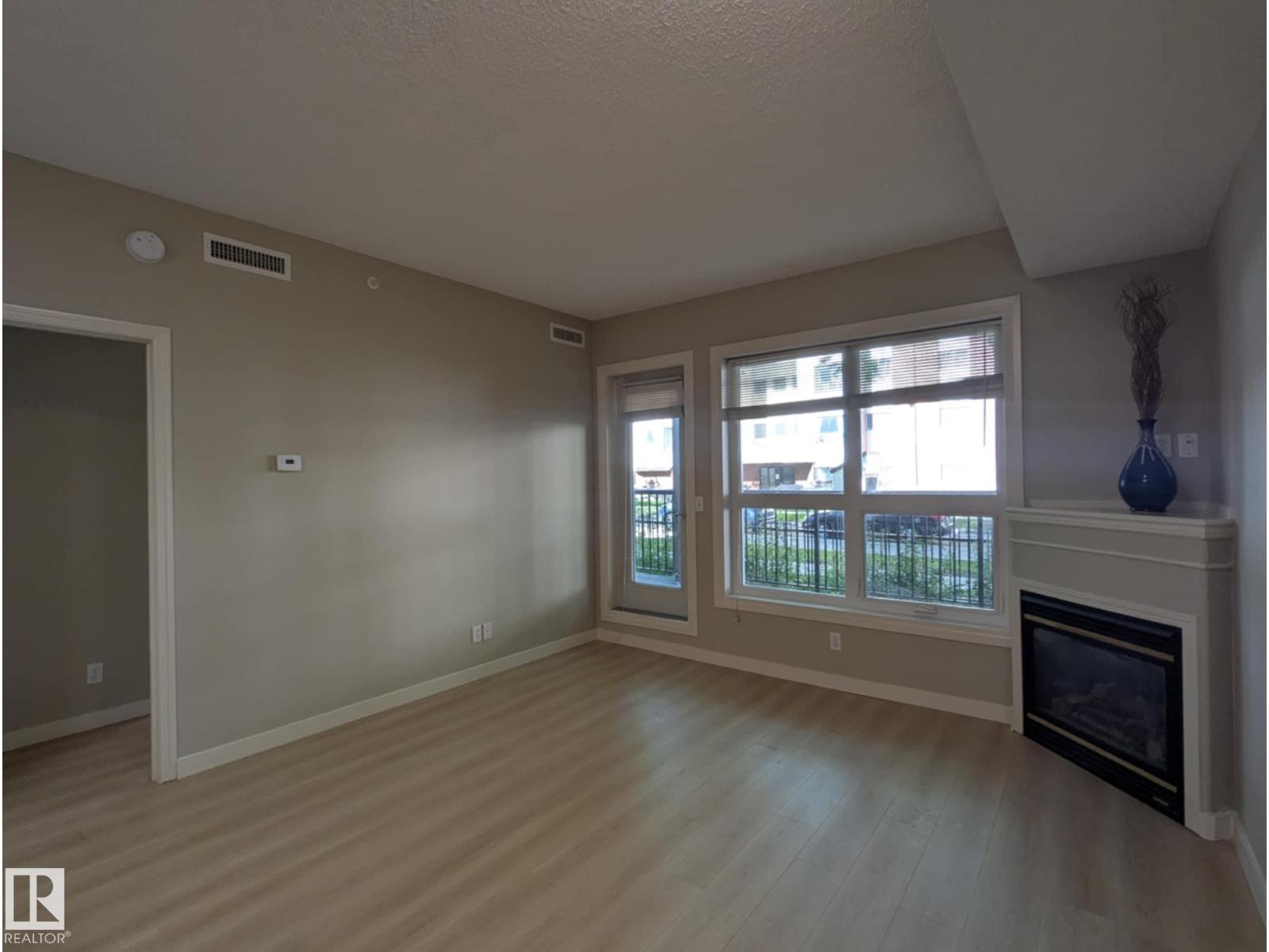 Photo 6 of 102 11109 84 Av Nw, Edmonton AB