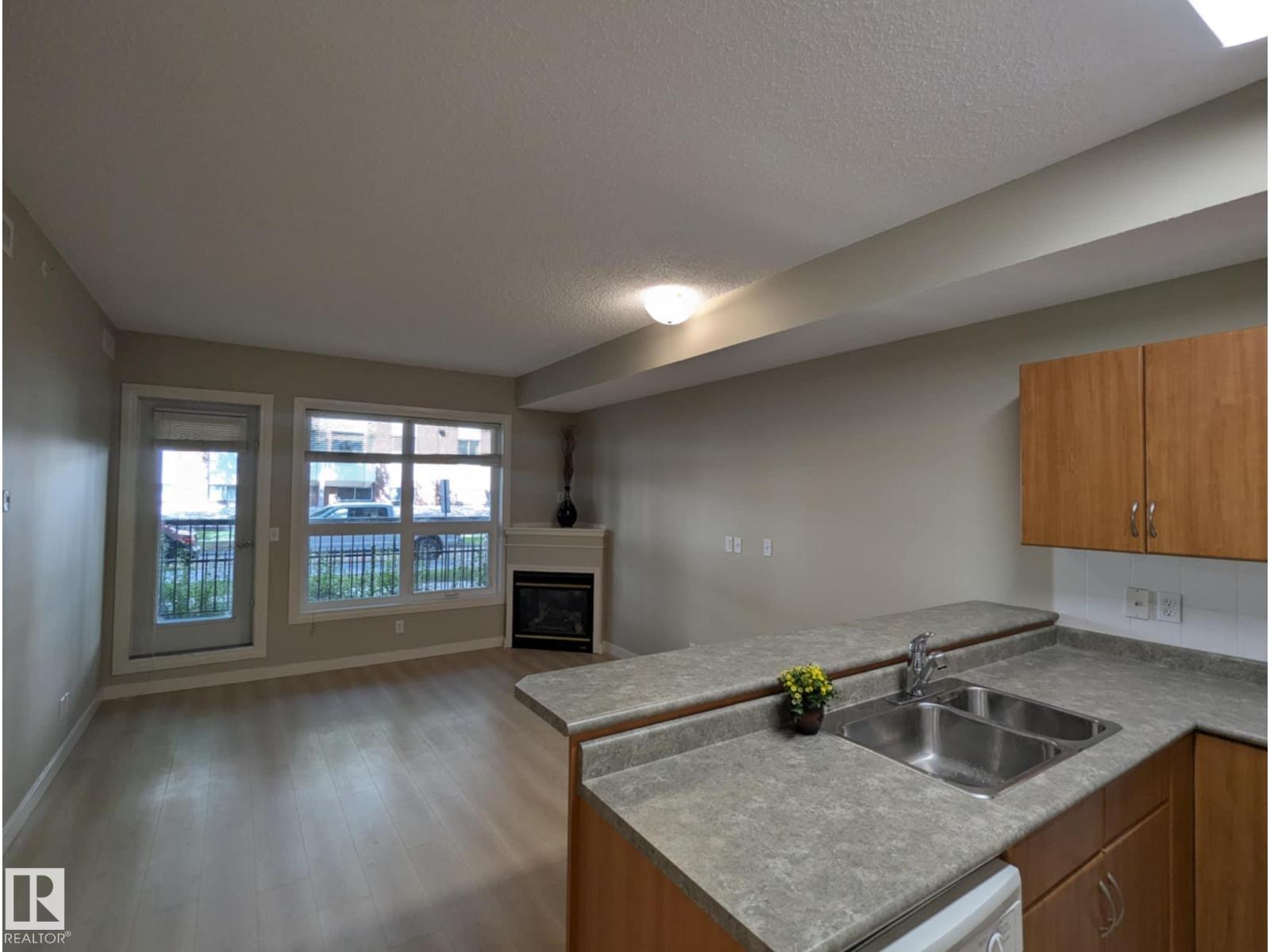 Photo 7 of 102 11109 84 Av Nw, Edmonton AB