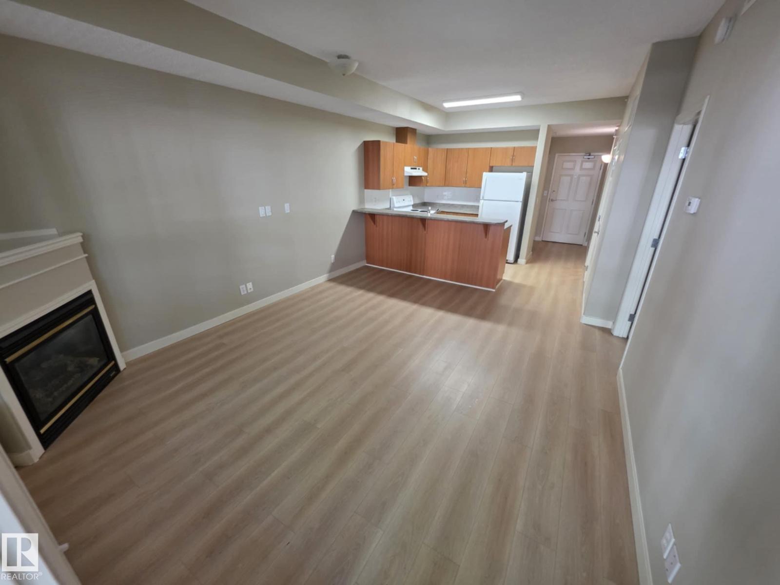 Photo 8 of 102 11109 84 Av Nw, Edmonton AB