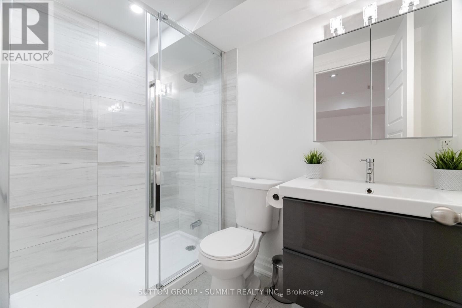 Photo 14 of 12 70 Plains Road W, Burlington ON