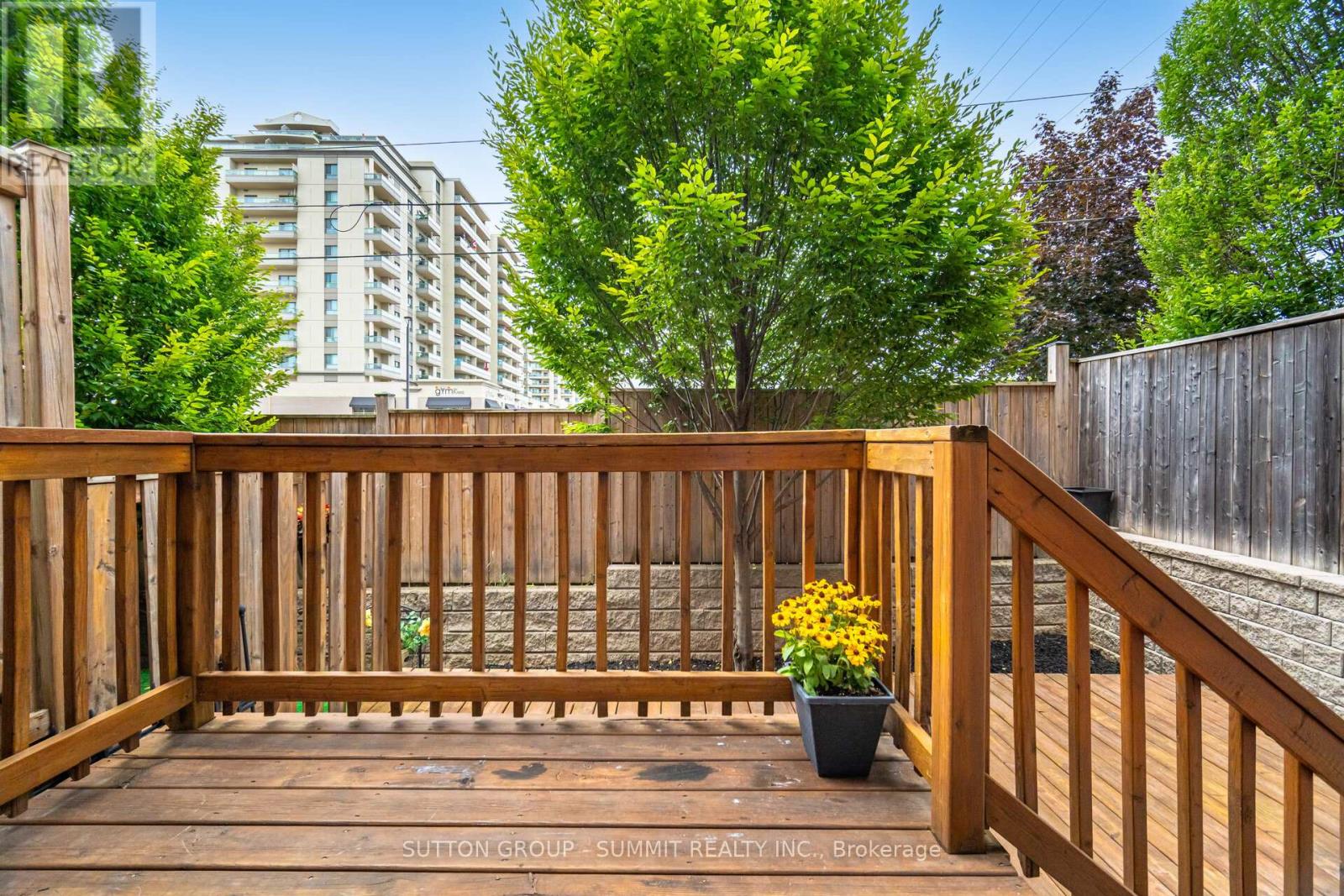 Photo 15 of 12 70 Plains Road W, Burlington ON