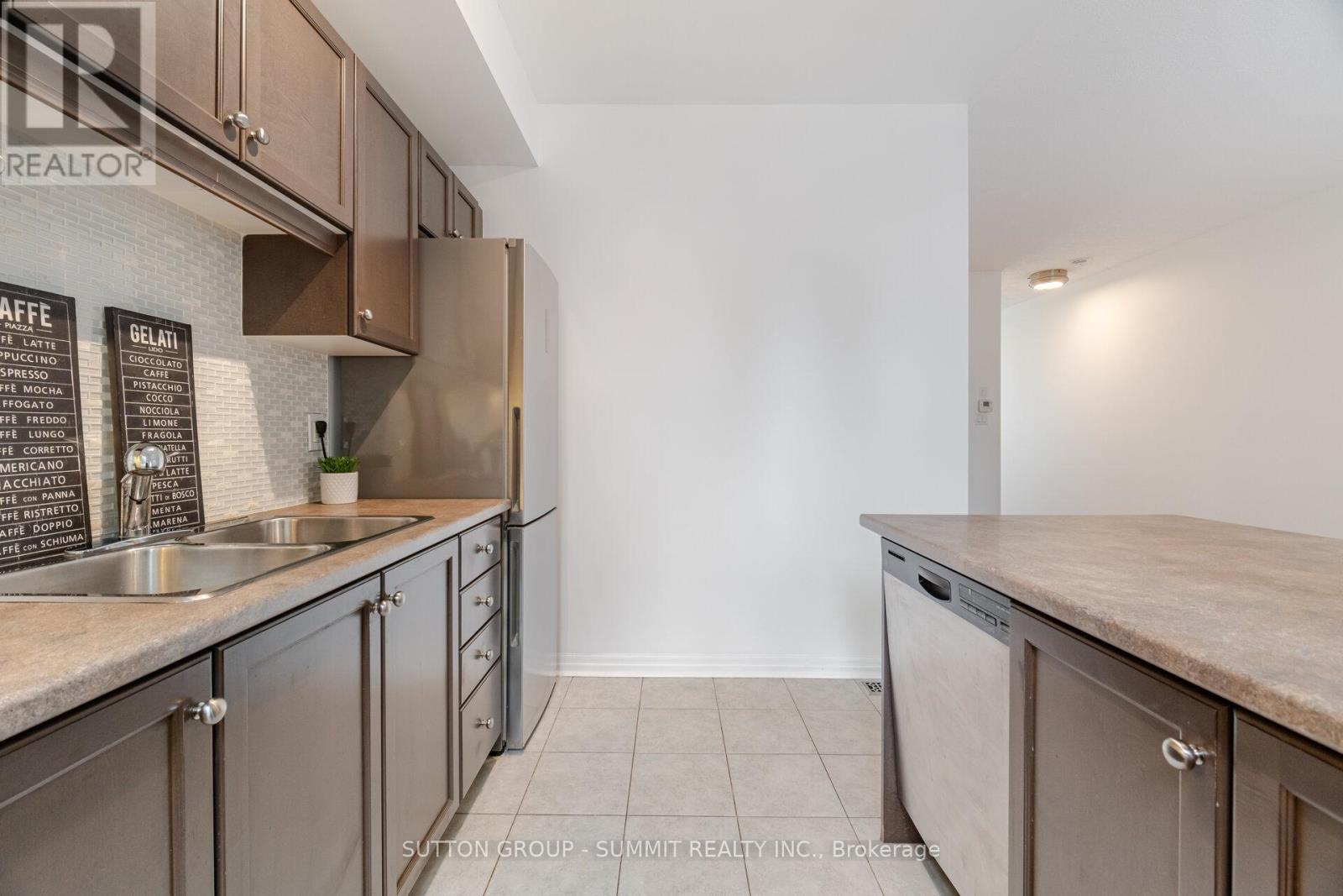 Photo 9 of 12 70 Plains Road W, Burlington ON