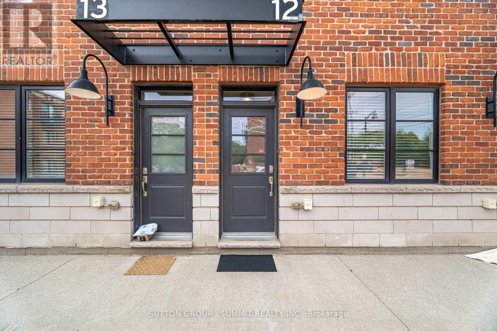 Photo 8 of 12 70 Plains Road W, Burlington ON