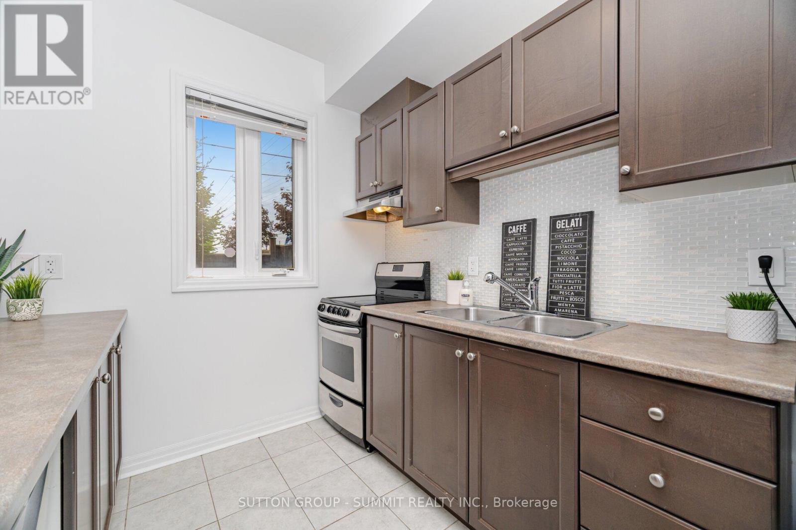 Photo 18 of 12 70 Plains Road W, Burlington ON