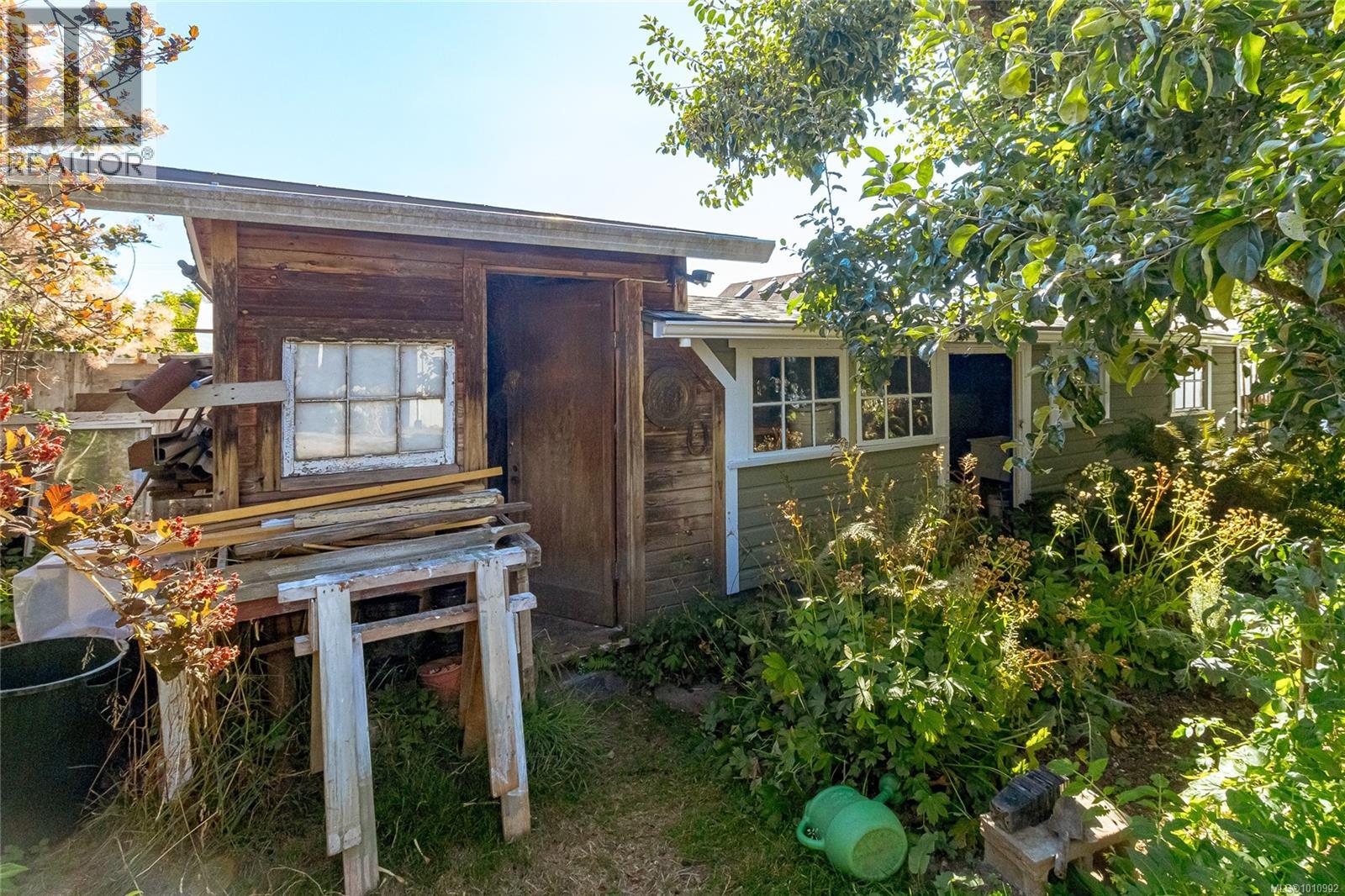 Photo 40 of 9875 Willow St, Chemainus BC