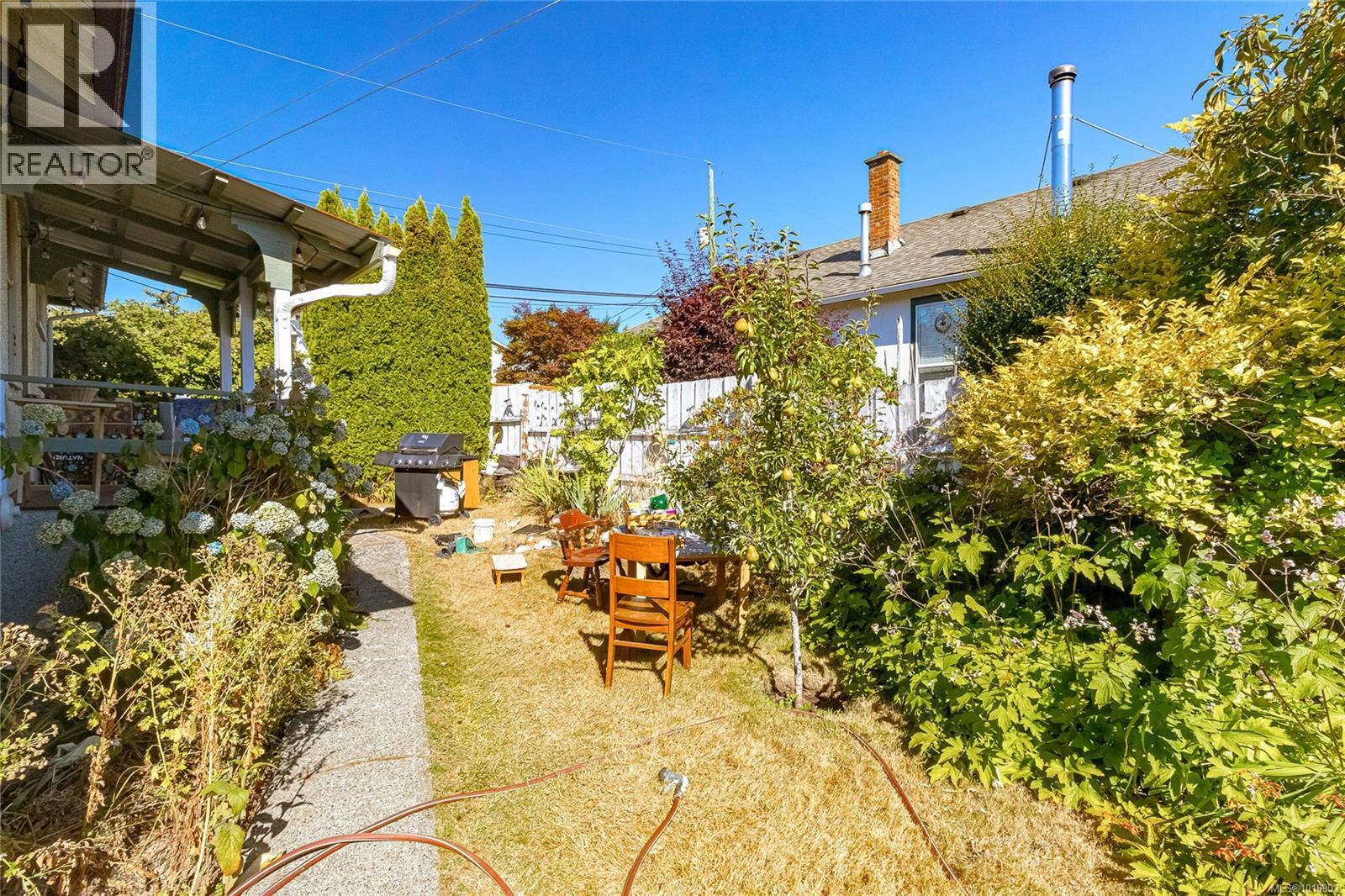 Photo 5 of 9875 Willow St, Chemainus BC