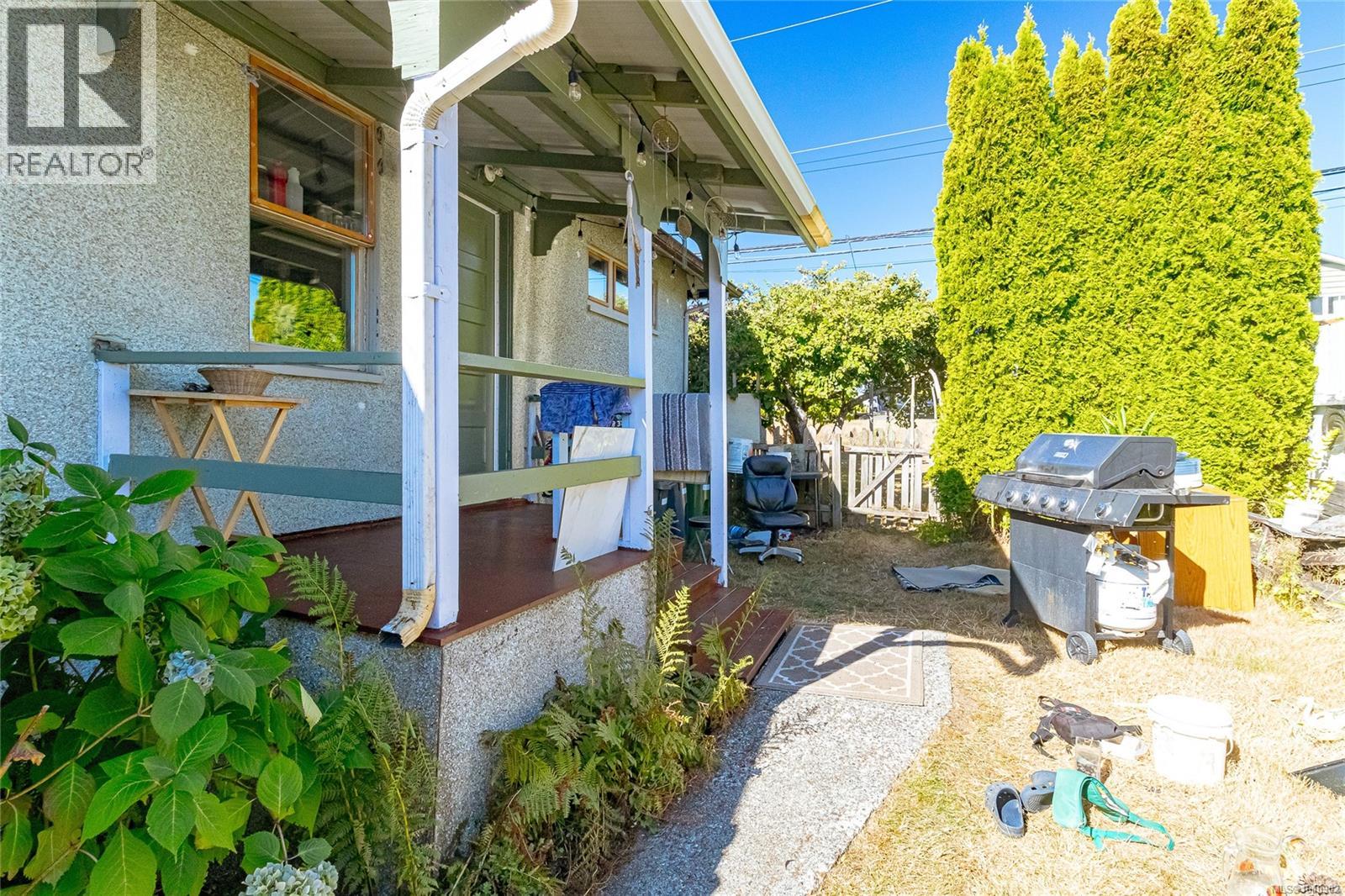 Photo 12 of 9875 Willow St, Chemainus BC