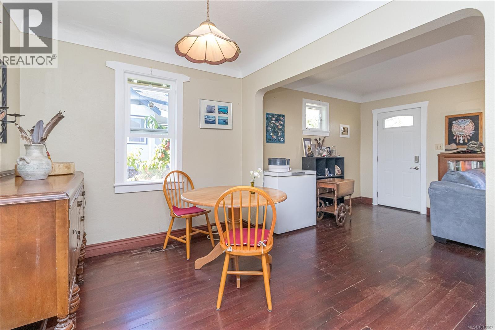Photo 9 of 9875 Willow St, Chemainus BC