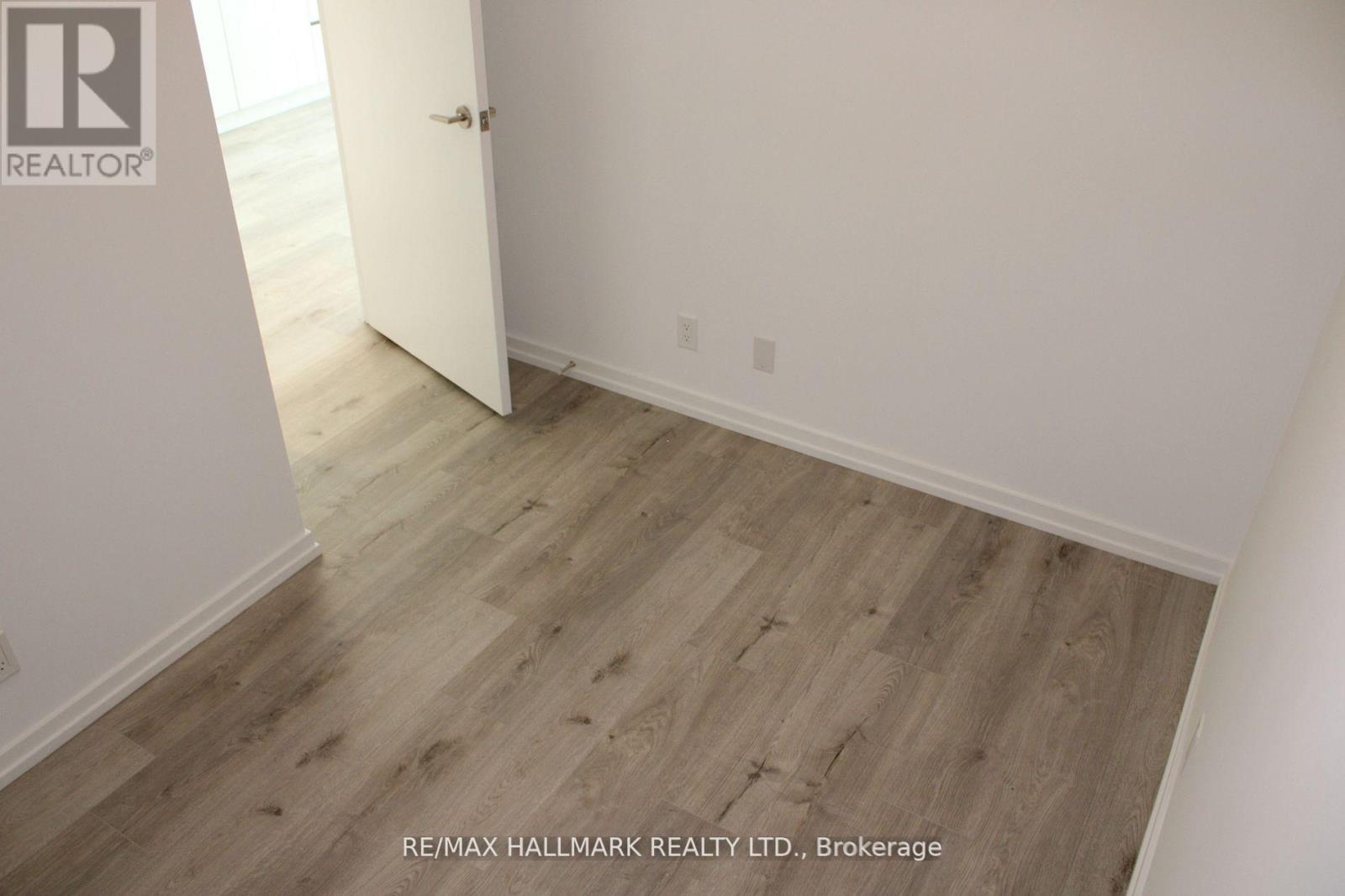 Photo 31 of 5008 1000 Portage Parkway, Vaughan ON