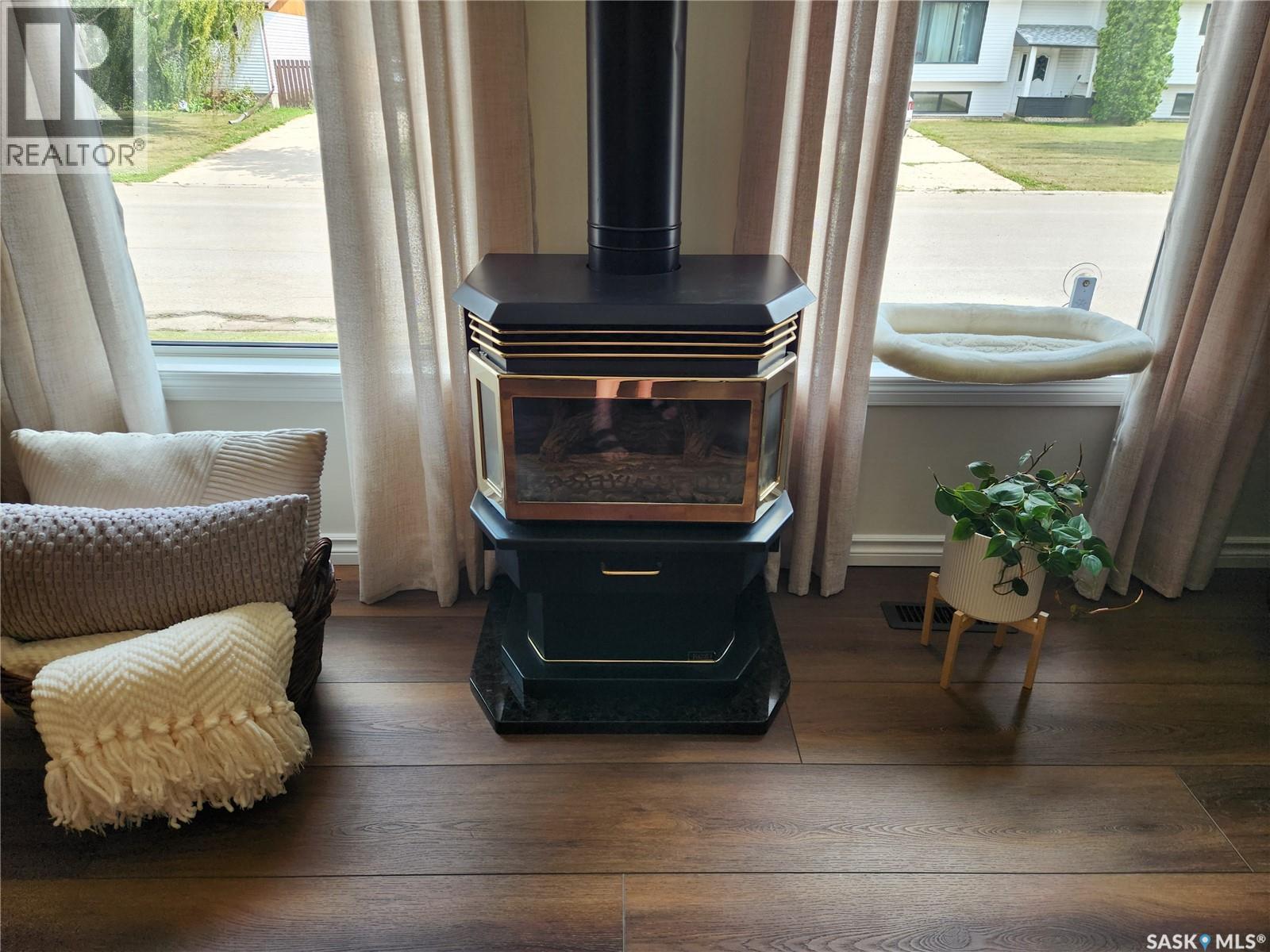 Photo 37 of 702 Golburn Crescent, Tisdale SK