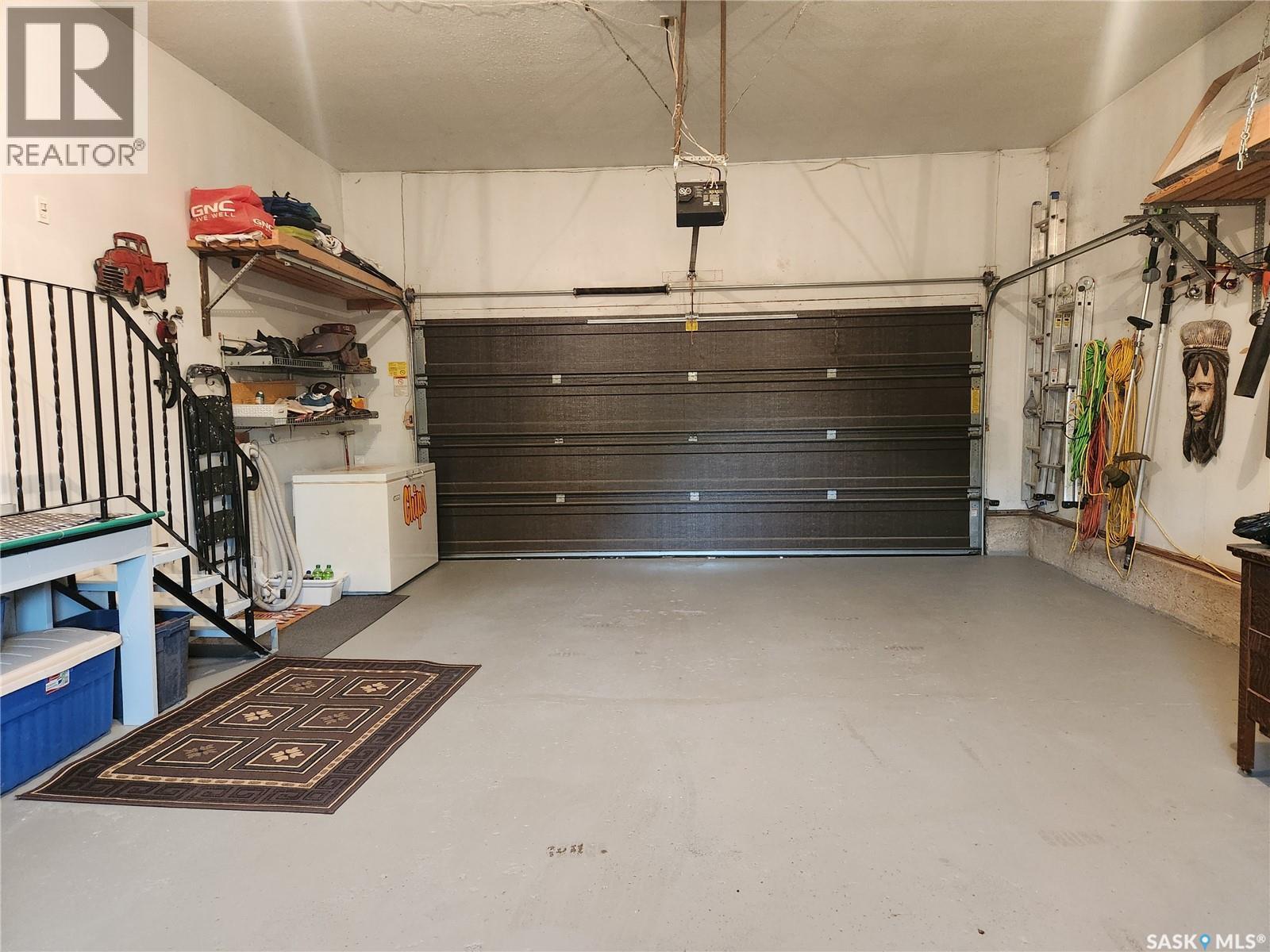 Photo 5 of 702 Golburn Crescent, Tisdale SK