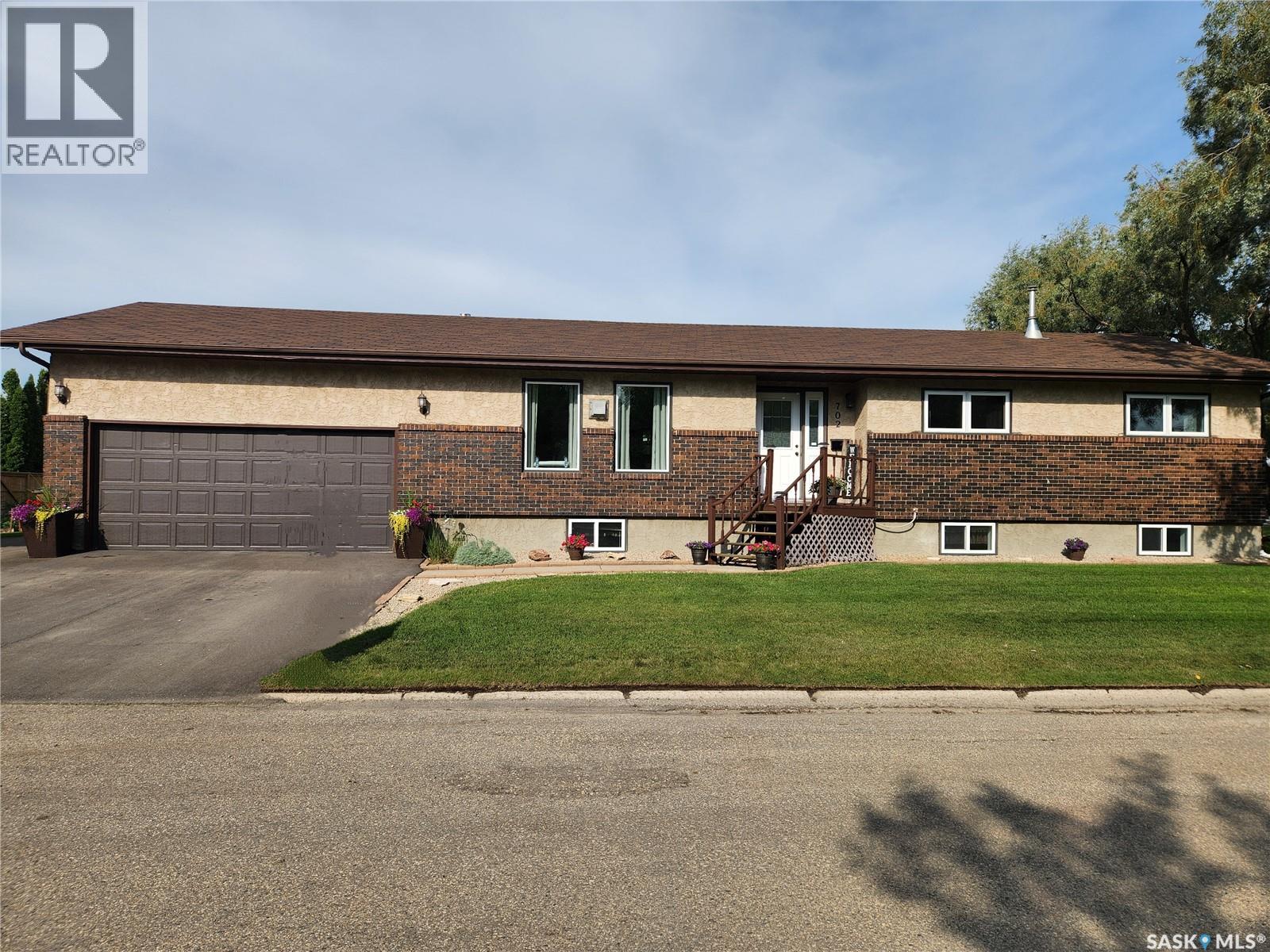Photo 24 of 702 Golburn Crescent, Tisdale SK