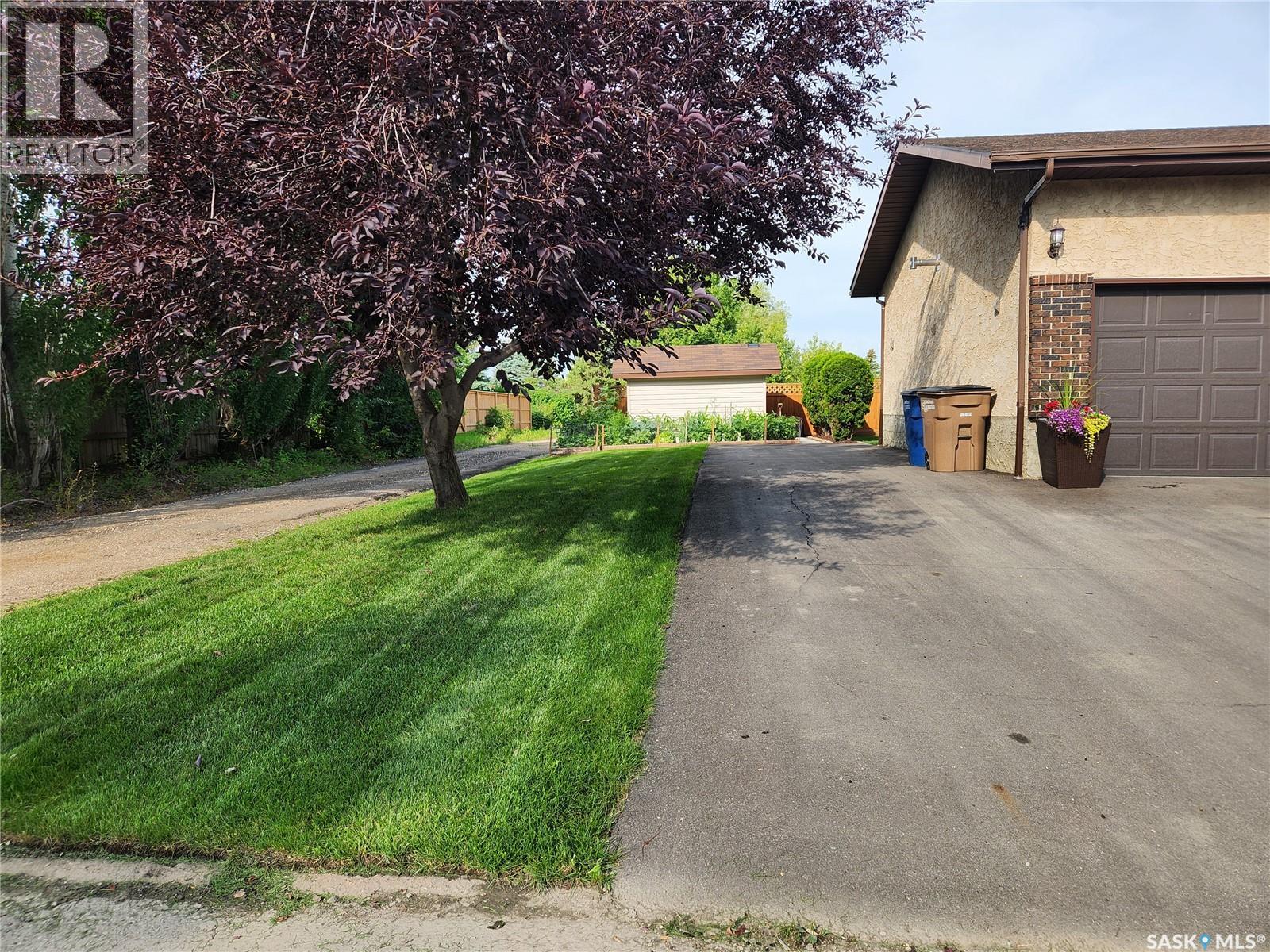 Photo 19 of 702 Golburn Crescent, Tisdale SK