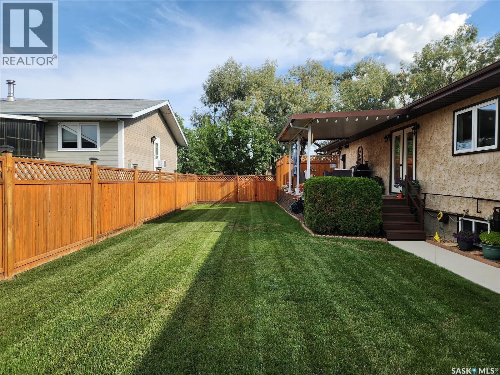 Photo 4 of 702 Golburn Crescent, Tisdale SK