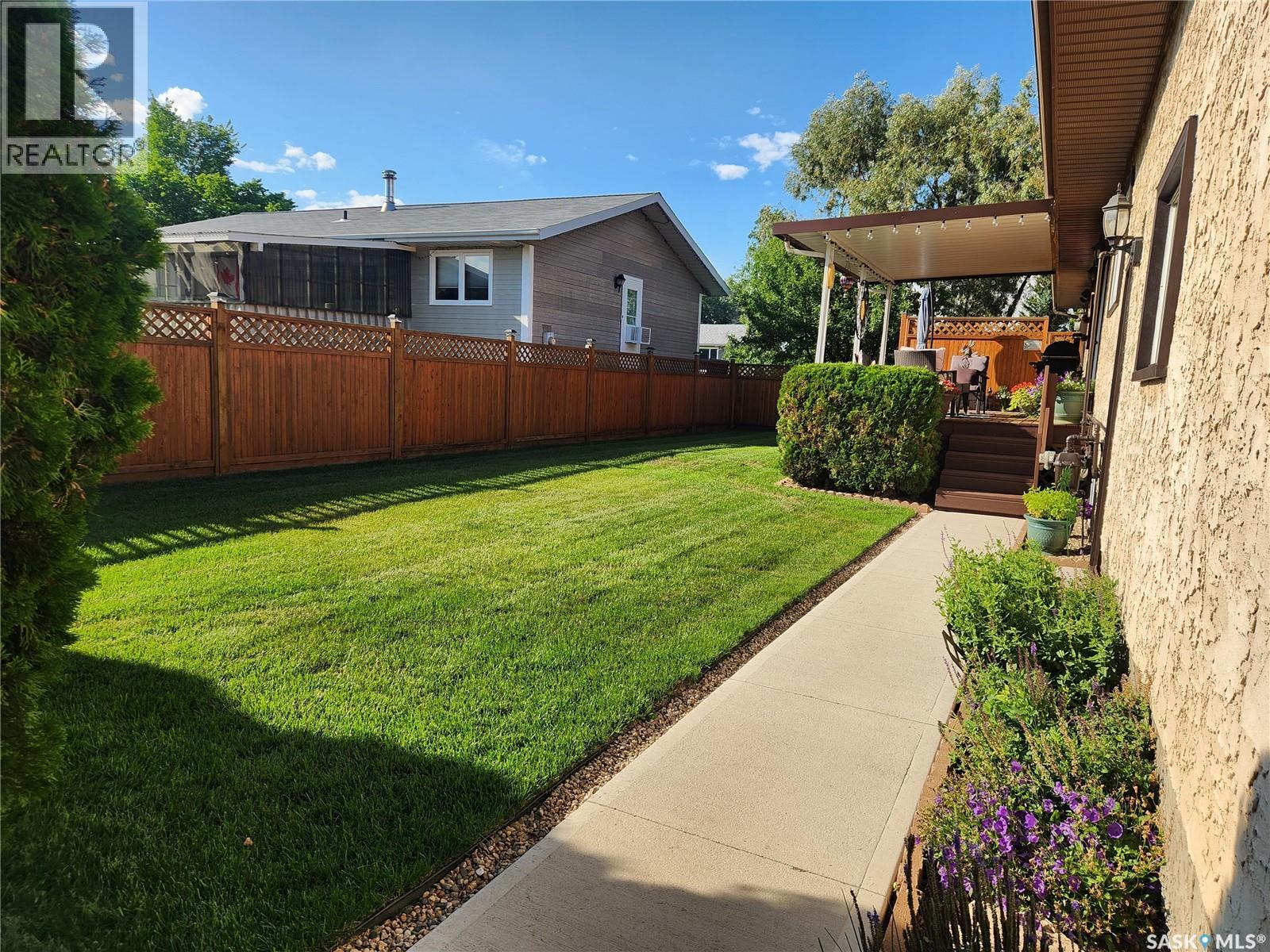 Photo 17 of 702 Golburn Crescent, Tisdale SK