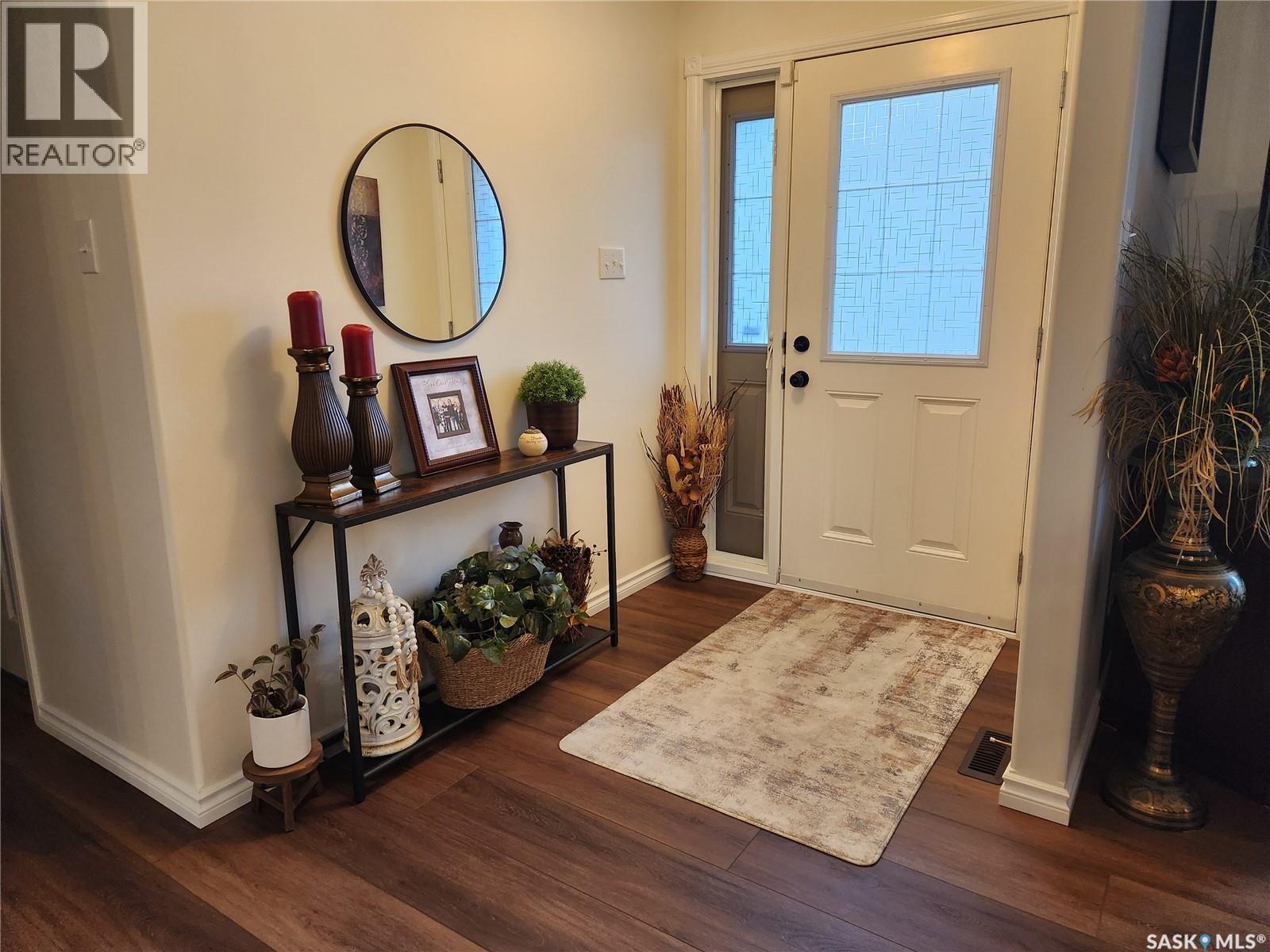 Photo 3 of 702 Golburn Crescent, Tisdale SK