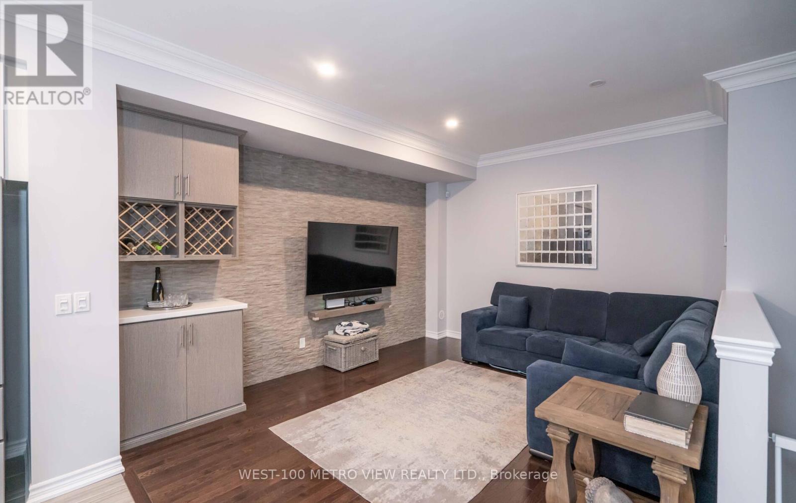 Photo 17 of 406 Athabasca Common, Oakville ON