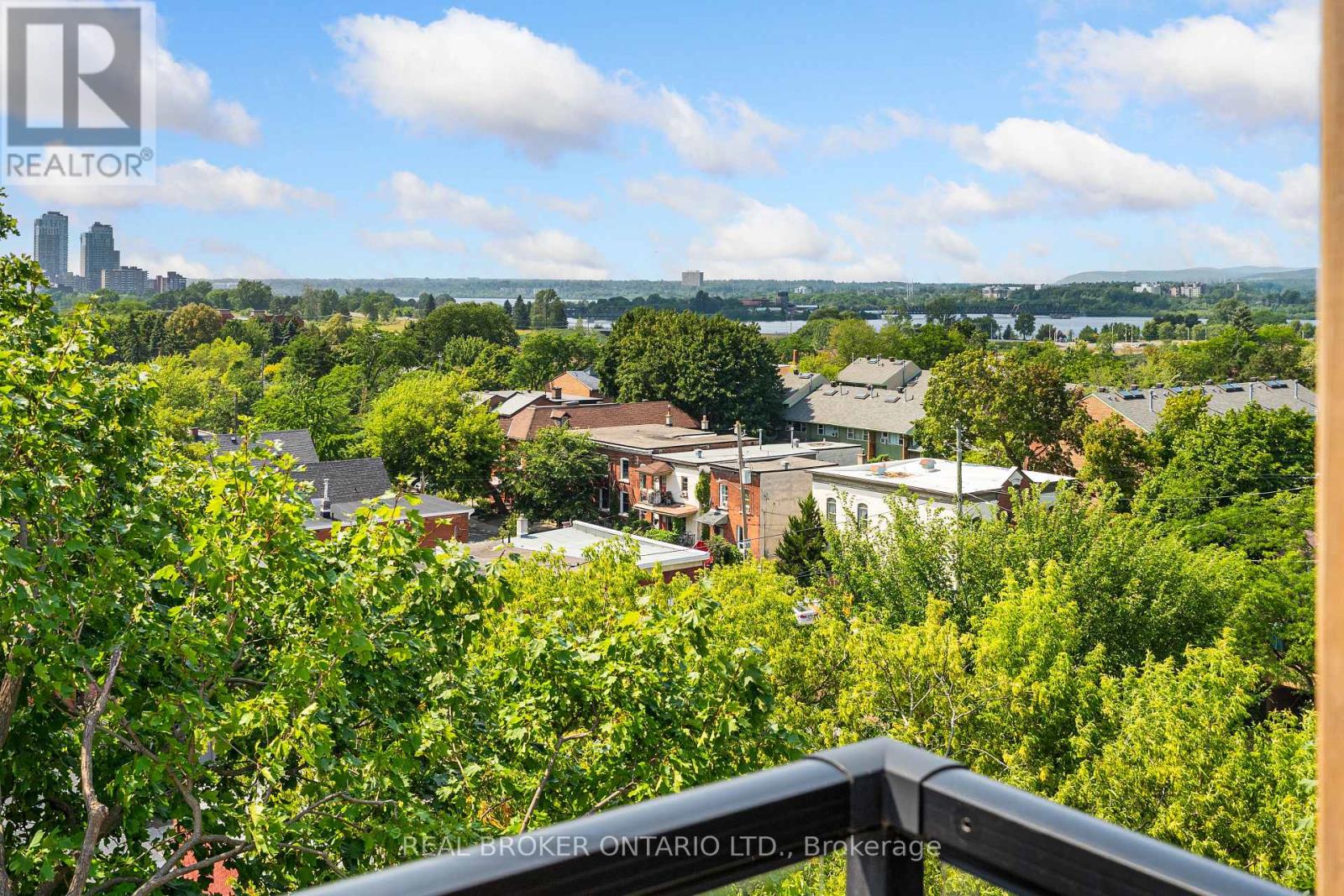 Photo 12 of 72 Upper Lorne Place, Ottawa ON