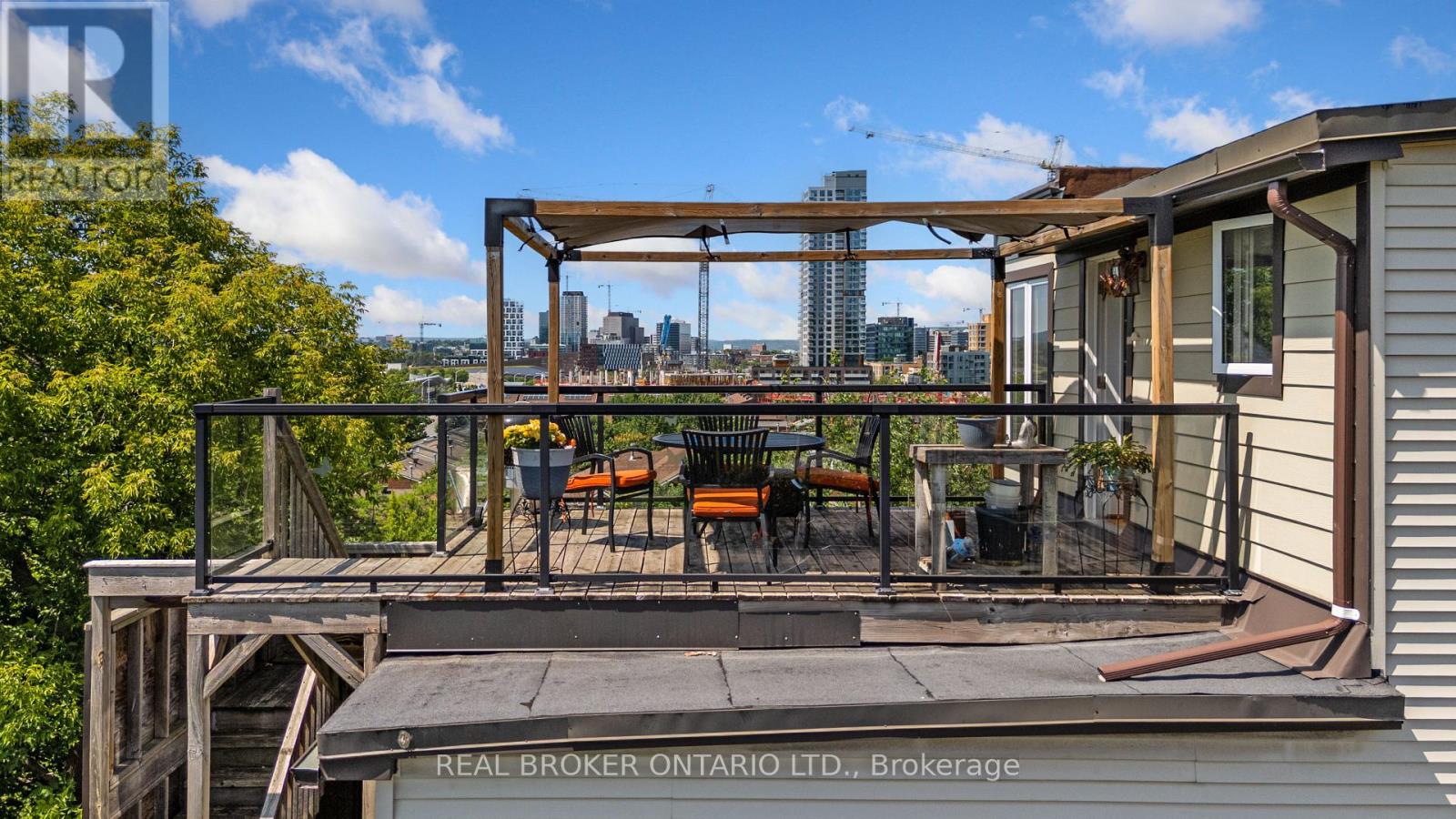 Photo 13 of 72 Upper Lorne Place, Ottawa ON